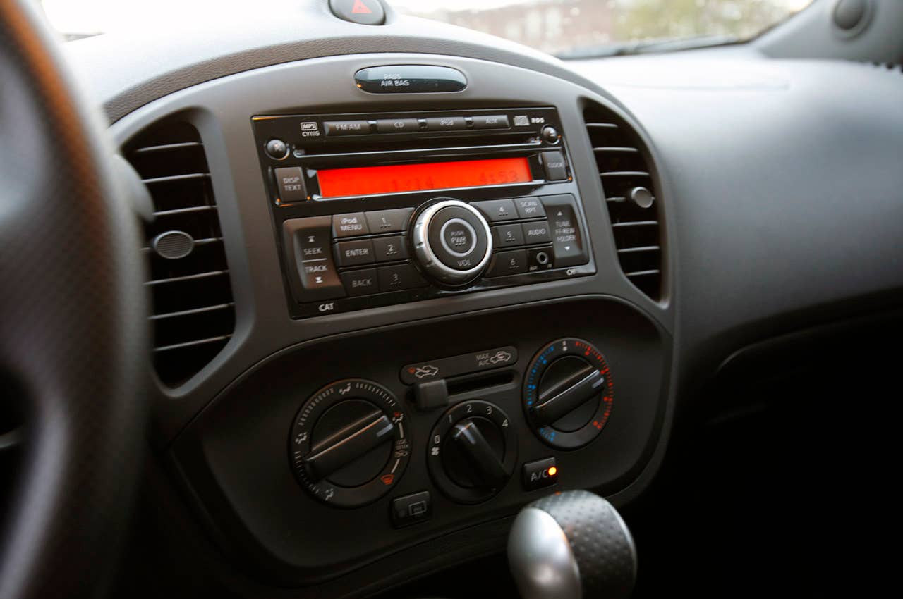 2011 Nissan Juke instrument panel