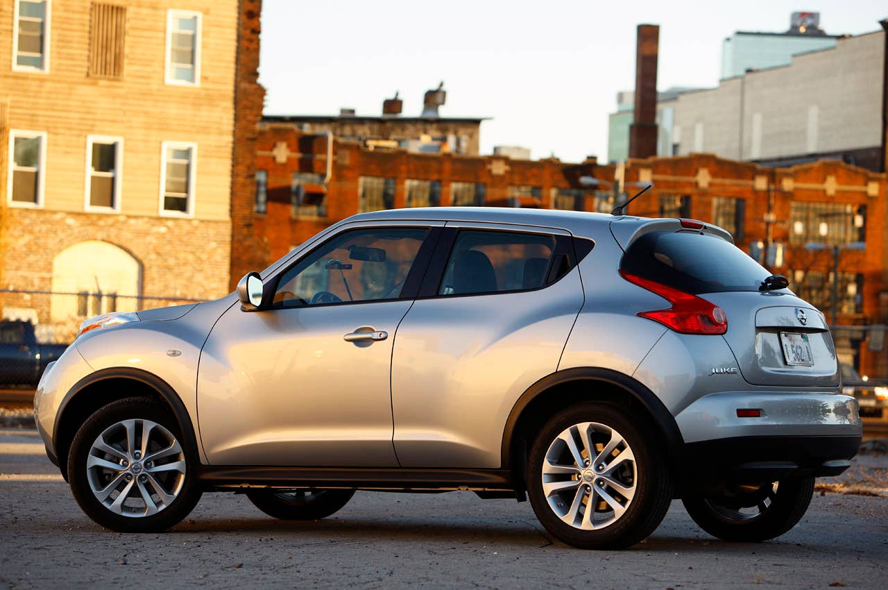 2011 Nissan Juke rear 3/4 view