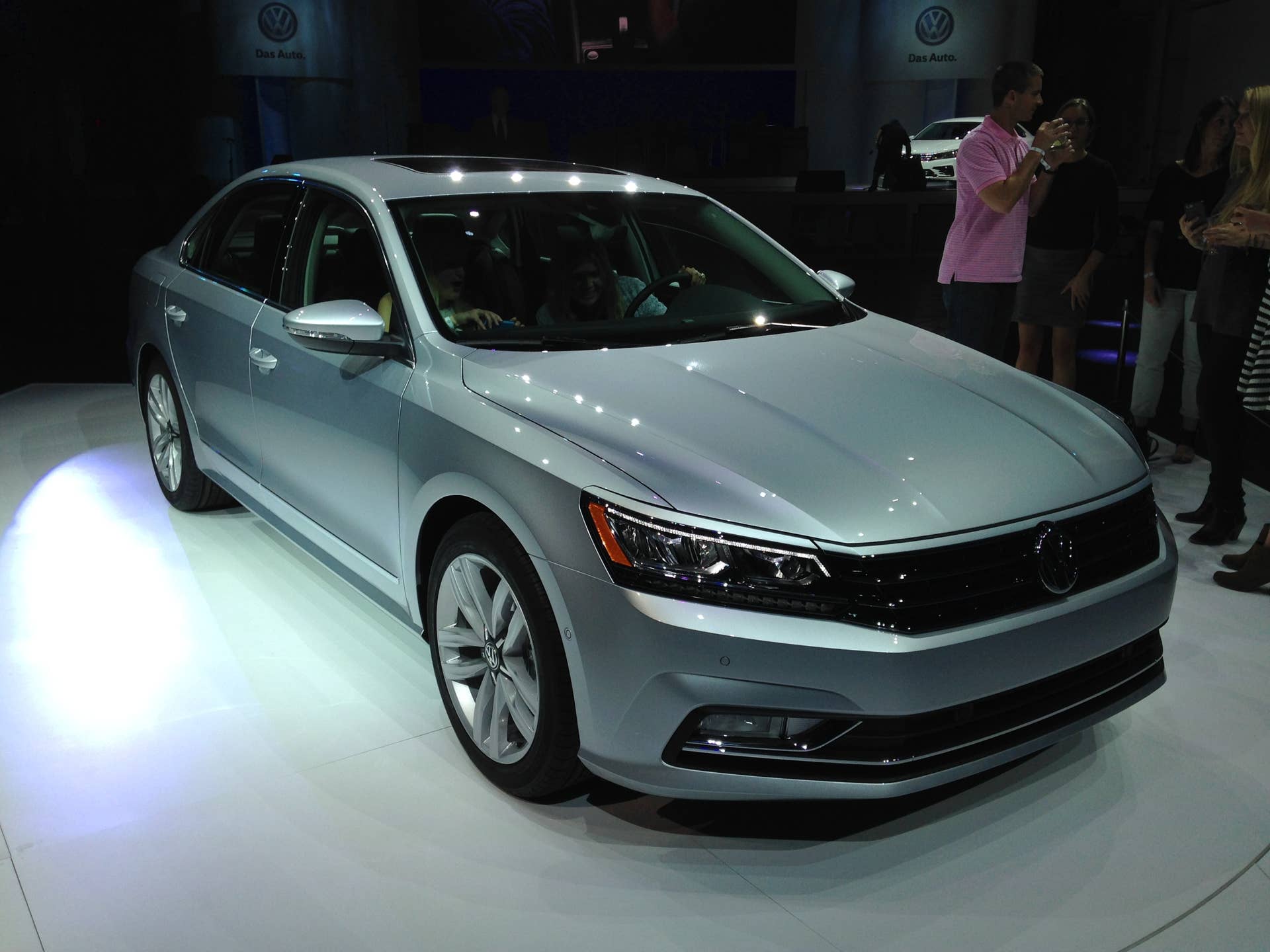2016 volkswagen passat hood pink shirt