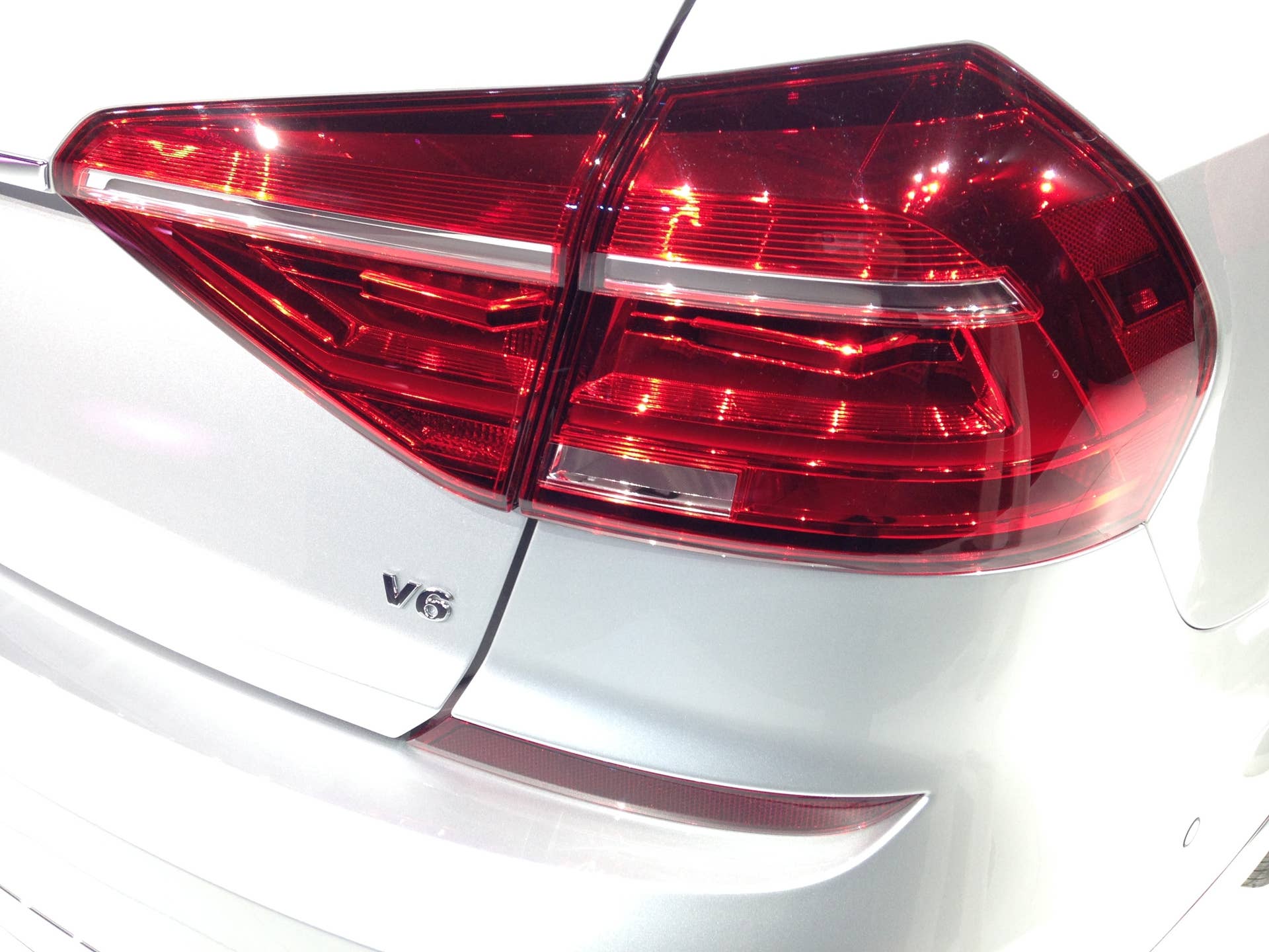 2016 vw passat sel v6 taillight