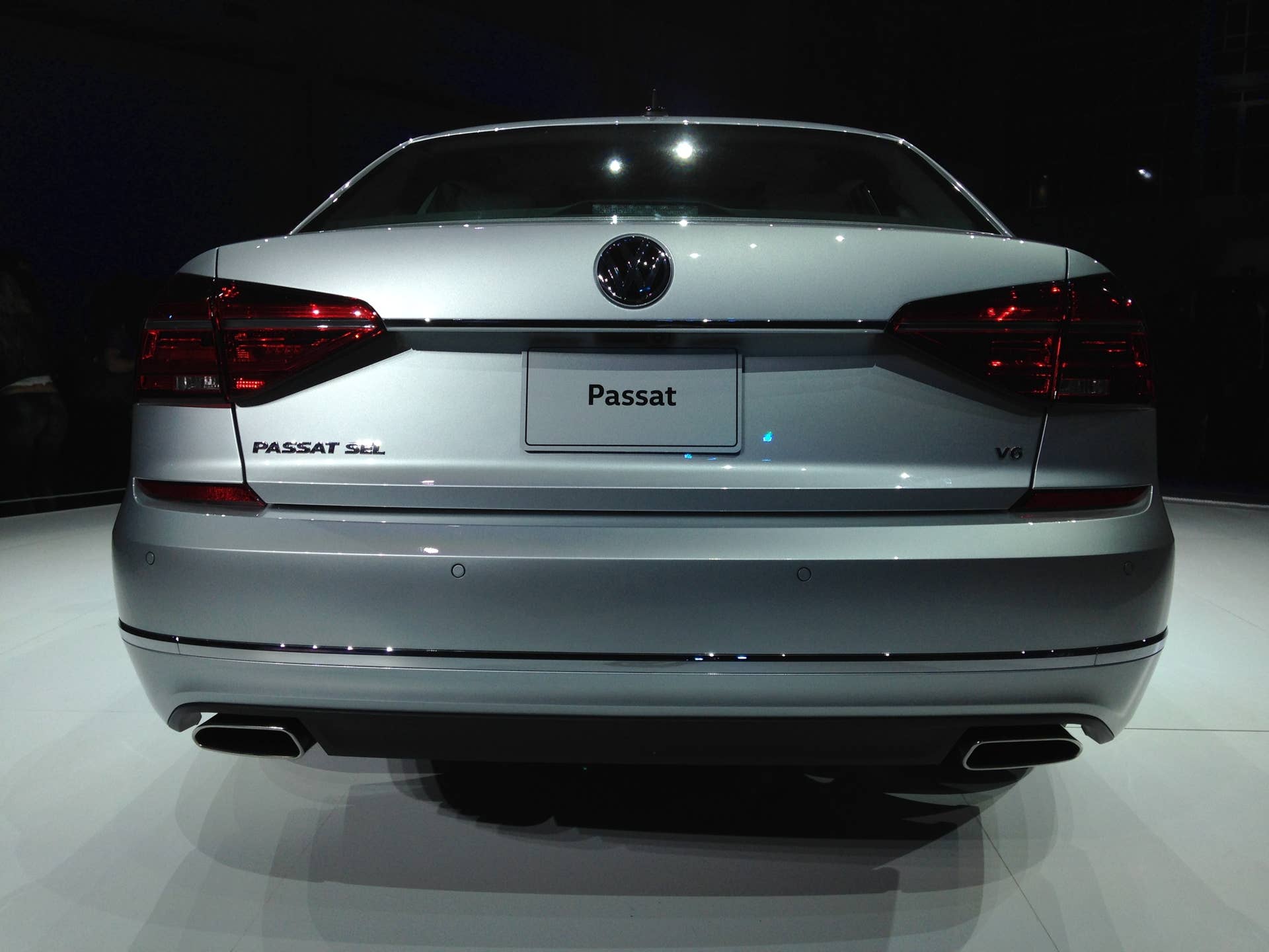 2016 volkswagen passat sel v6 rear