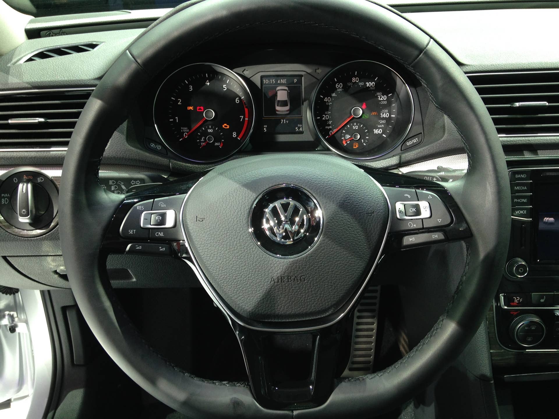 2016 volkswagen passat steering wheel instrument cluster