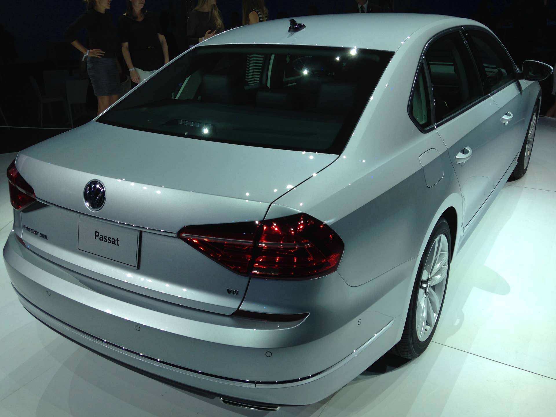 2016 vw passat rear side silver