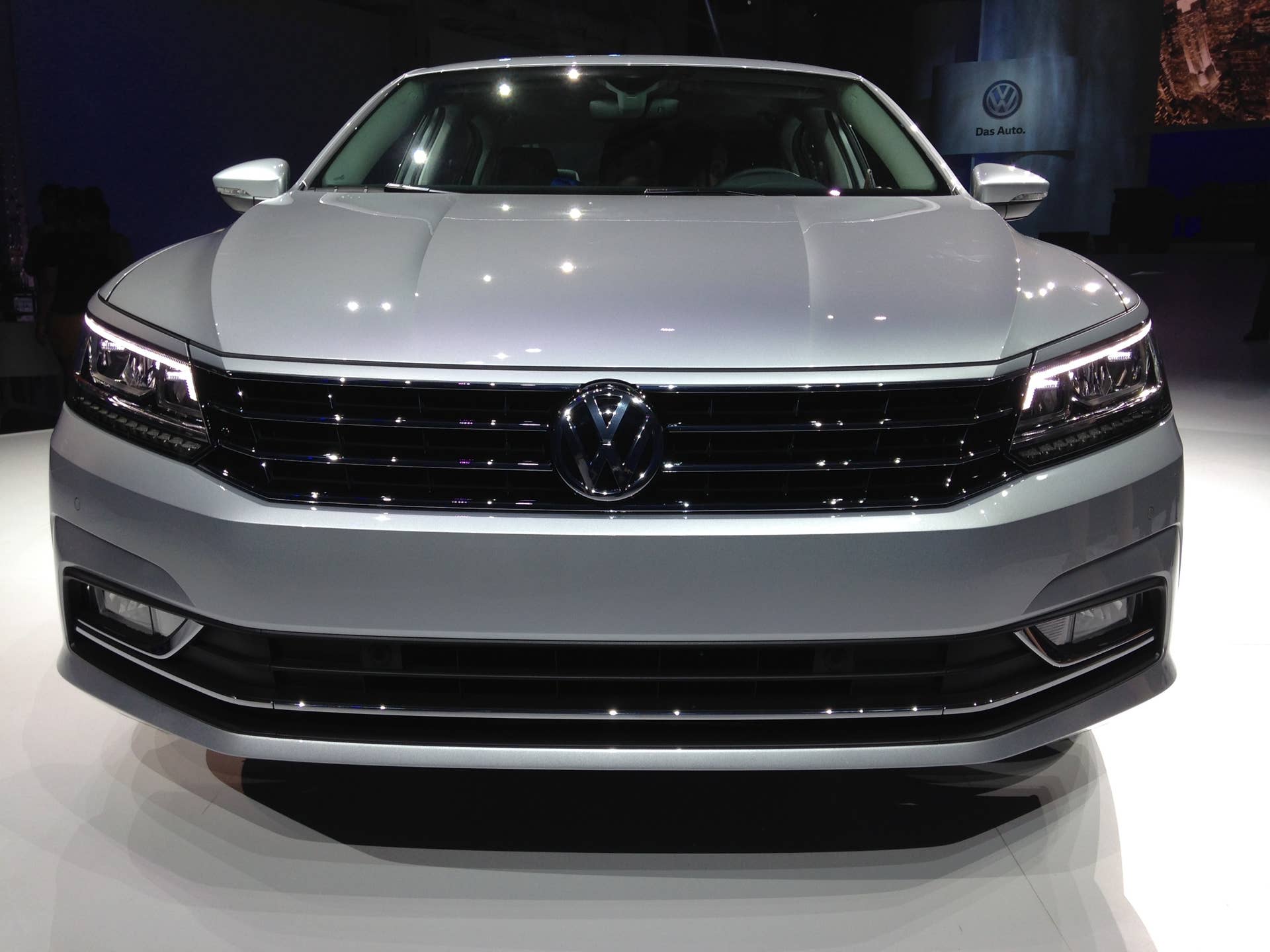 2016 vw passat front grille