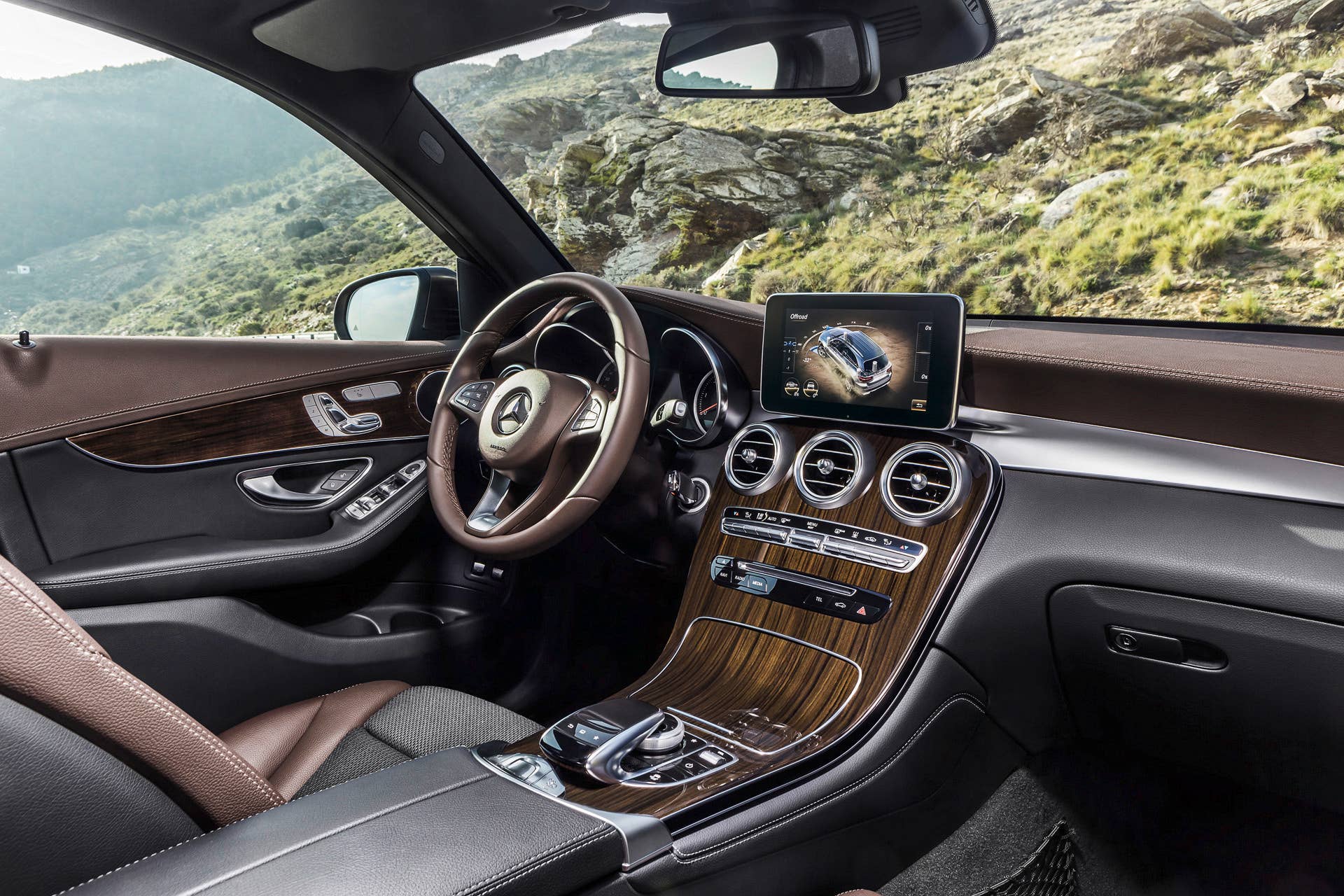 wood dash leather mercedes glc cabin