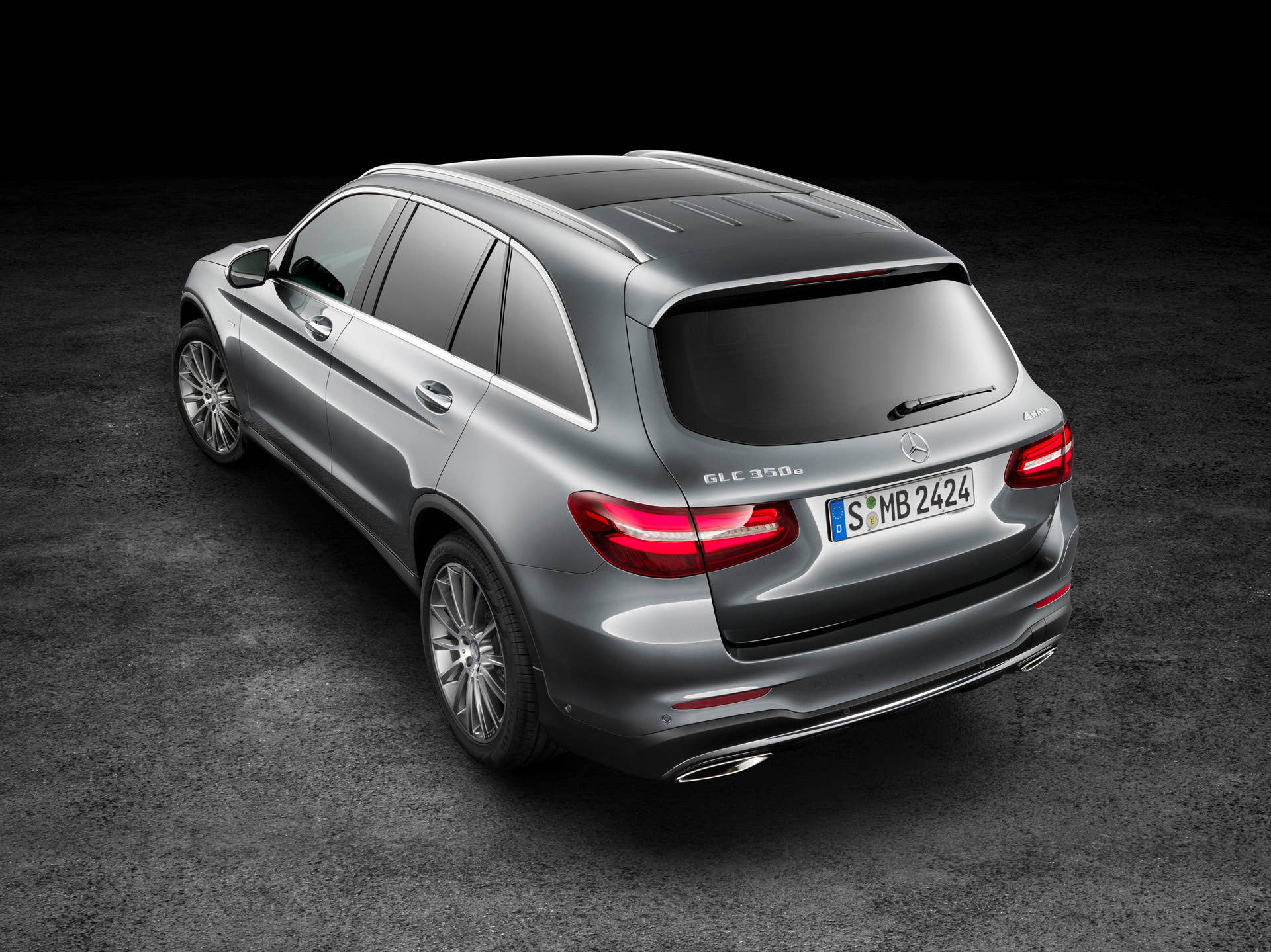 glc mercedes taillights rear angle studio