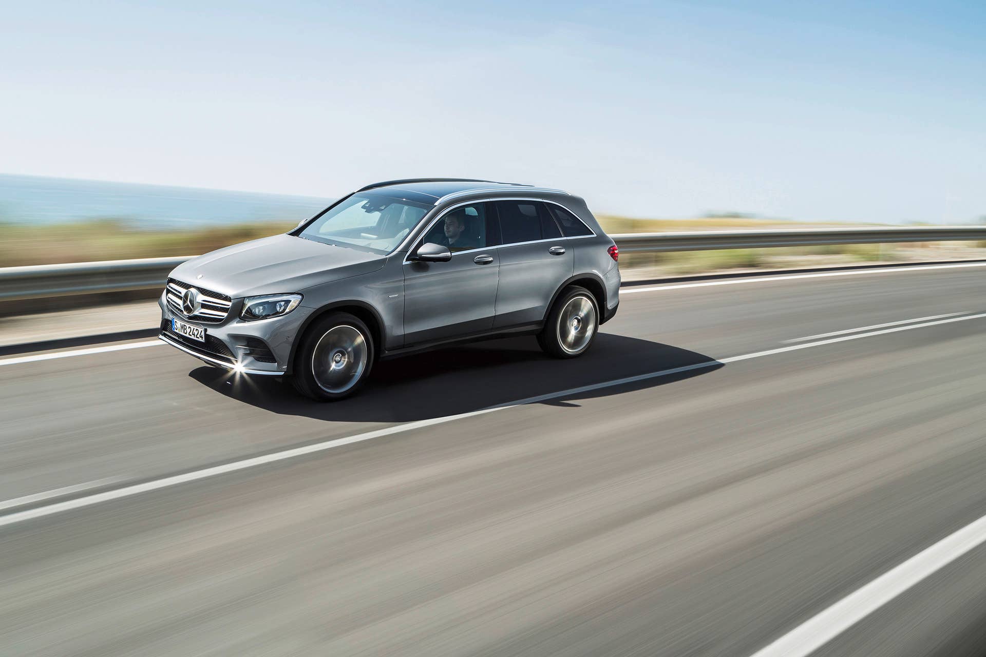 glc mercedes action speed 2016 class
