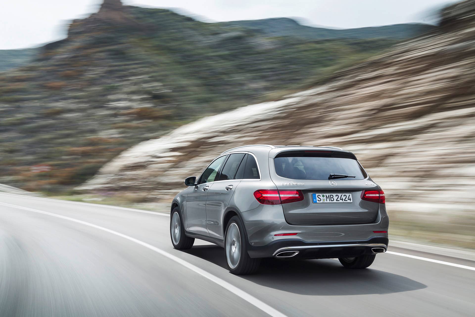 glc 2016 action speed taillights mercedes
