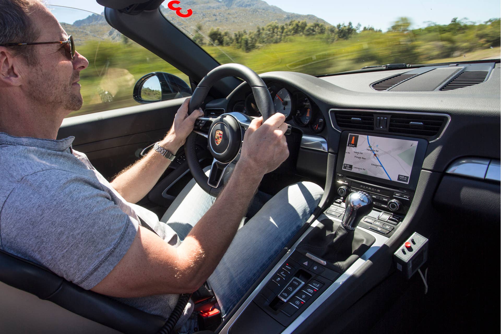 2017 Porsche 911 interior