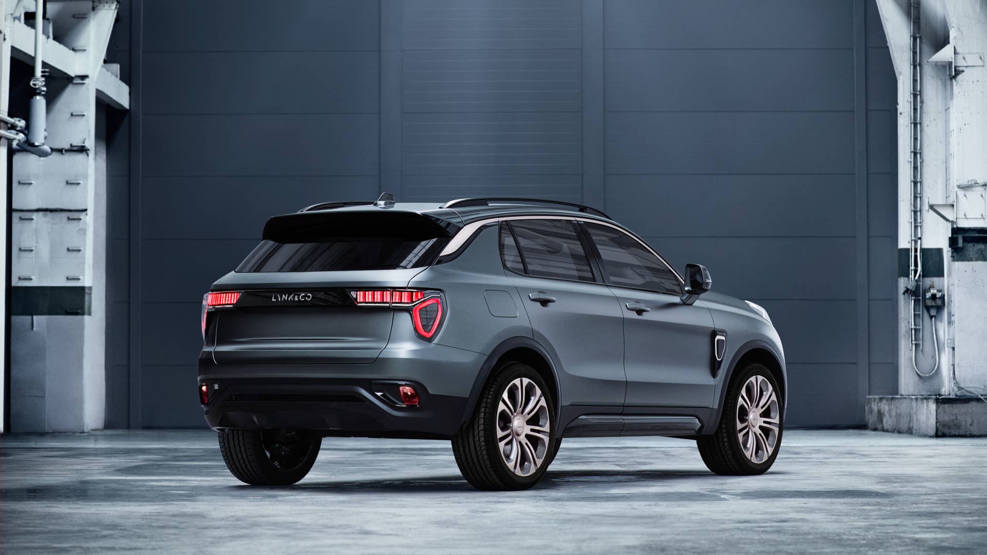 Lynk  &  Co. 01 There Quarter Rear Exterior