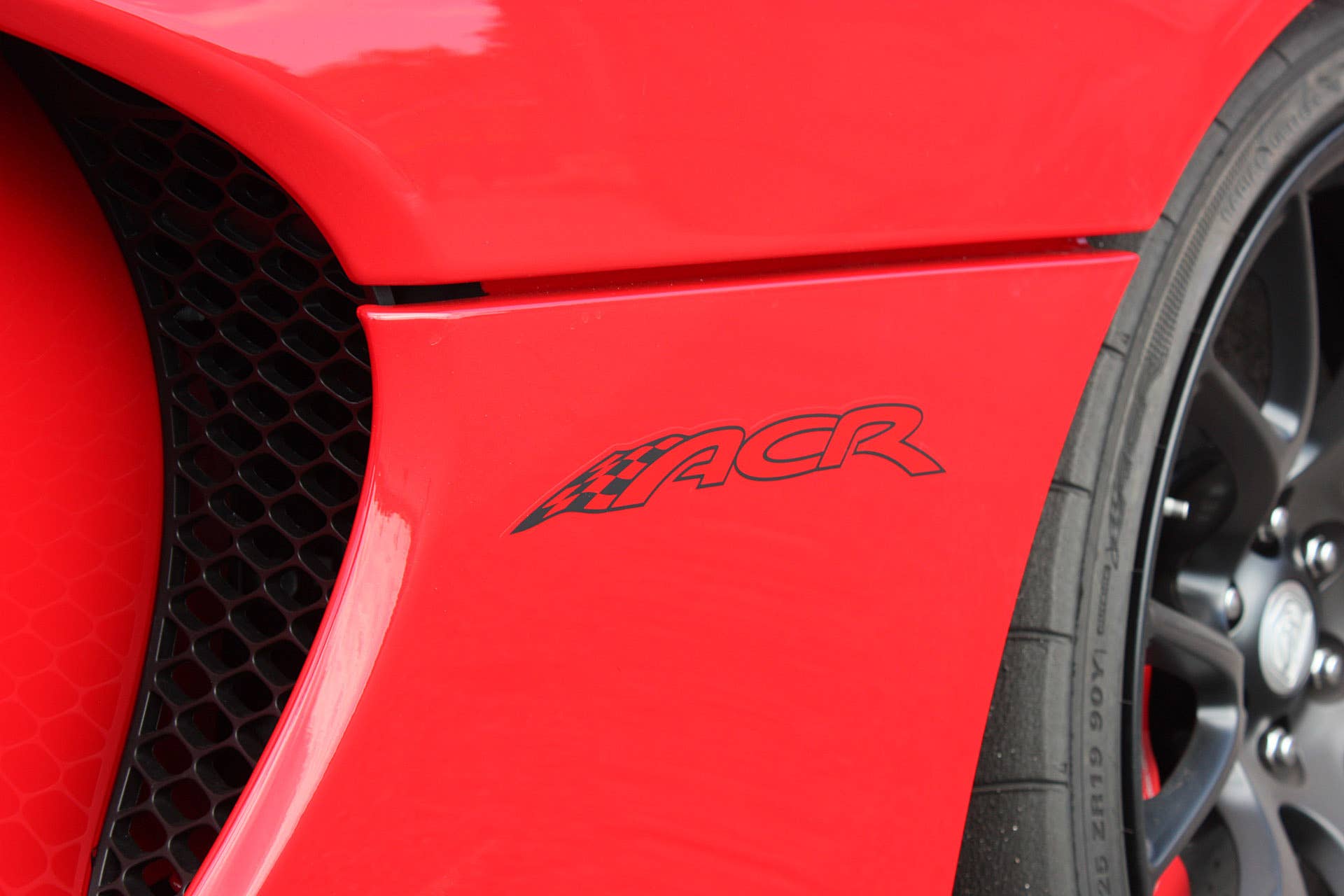 2016 Dodge Viper ACR badge