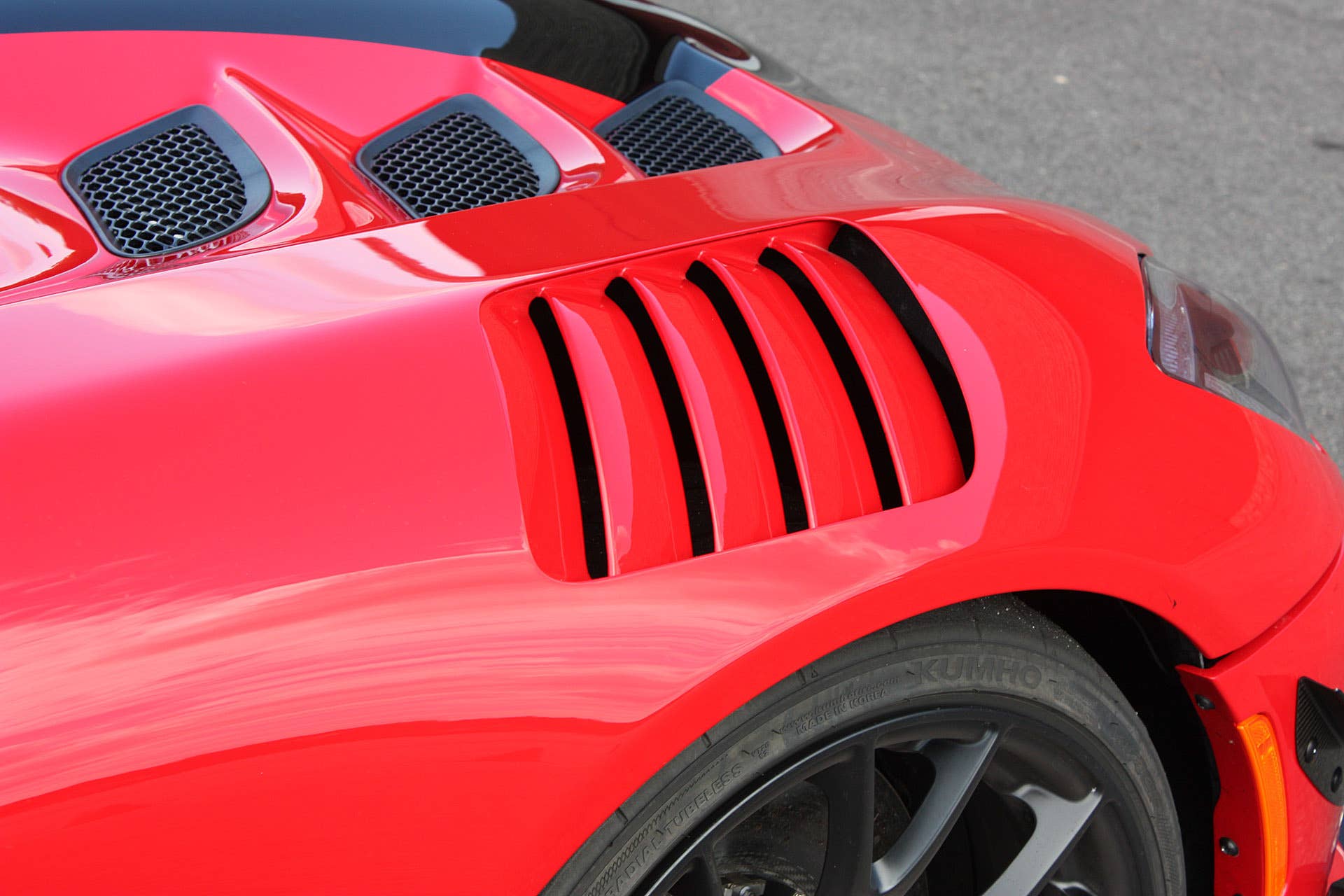 2016 Dodge Viper ACR fender vents