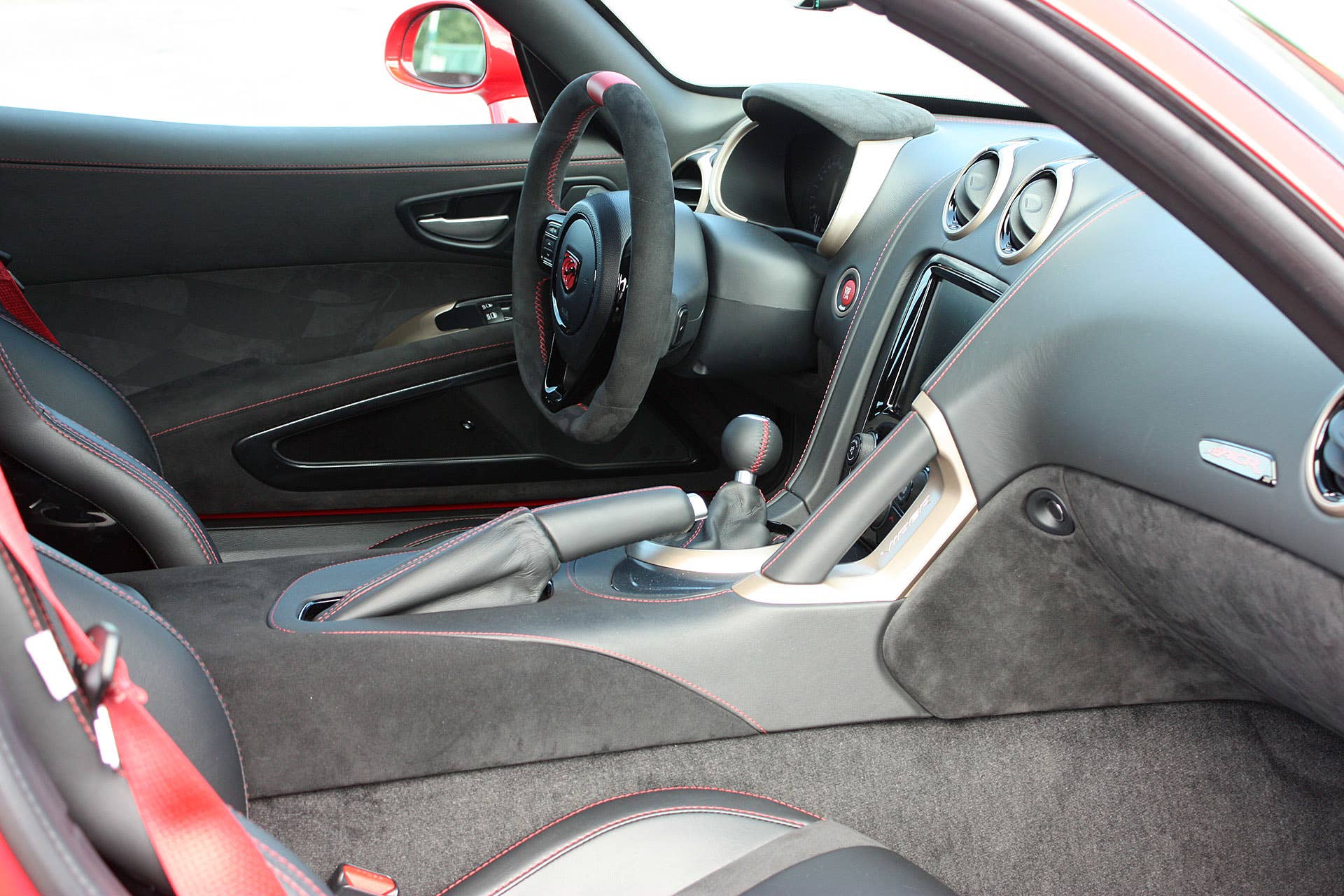 2016 Dodge Viper ACR interior