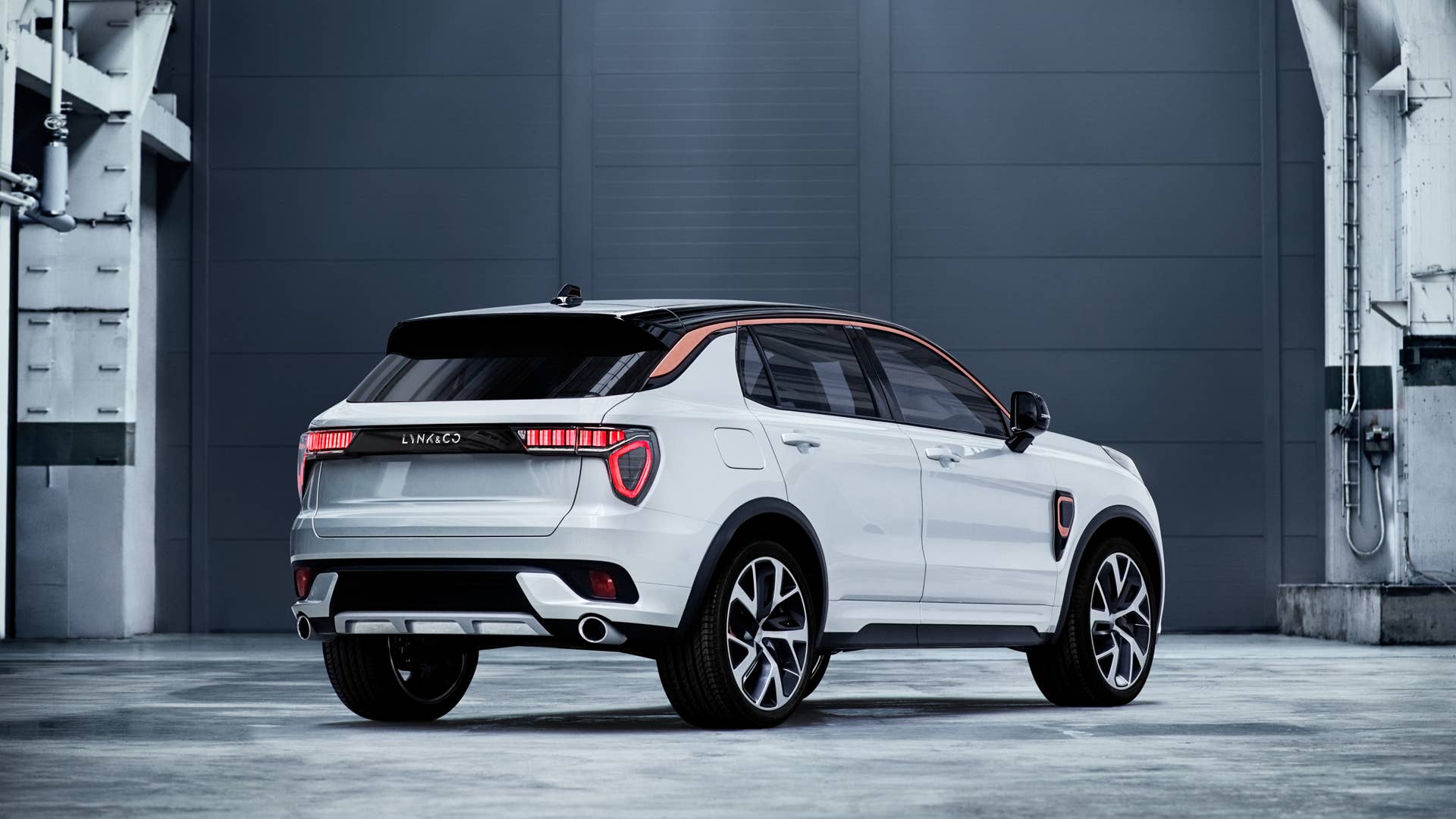 Lynk  &  Co. 01 Rear Three Quarter Exterior