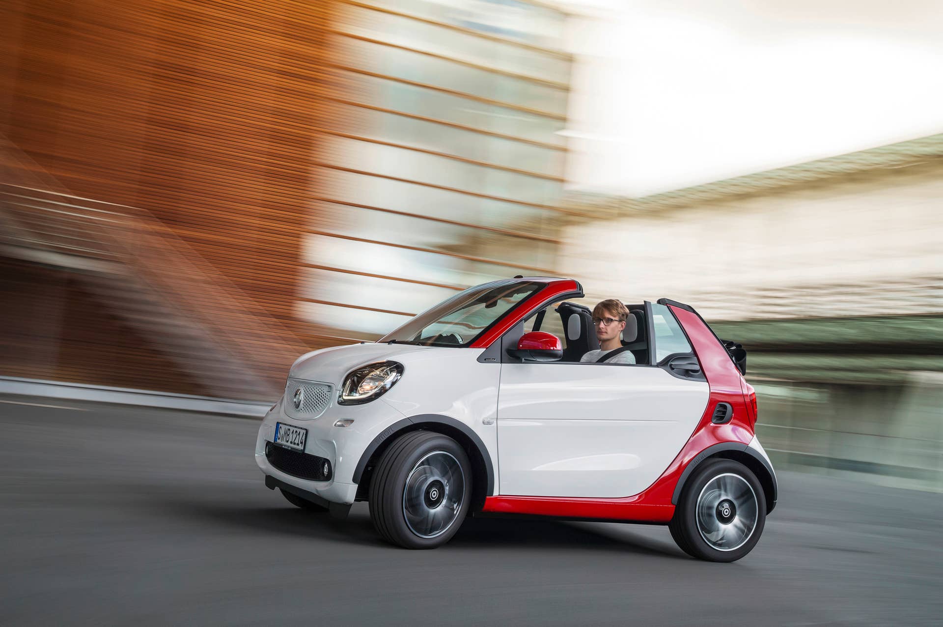 The 2016 Smart Fortwo Cabriolet, passion trim, front three-quarter turning.
