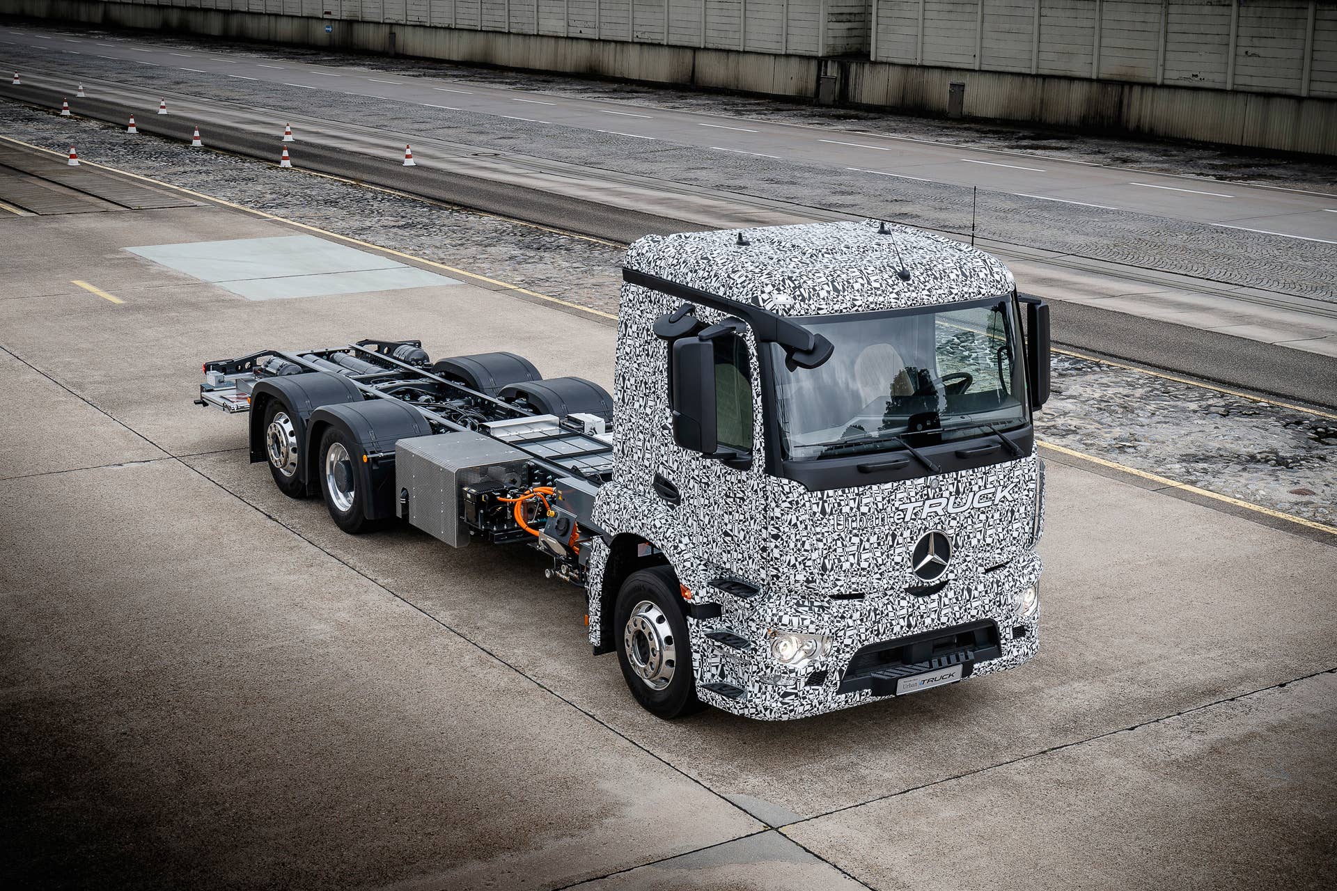 Mercedes-Benz Trucks; Urban eTruck; Elektro-Lkw; Weltpremiere; ElektromobilitÃ¤t; modulares Batteriekonzept; Verteilerverkehr ; Mercedes-Benz Trucks; Urban eTruck; Electro-Lkw; world premiere; electric mobility; modular battery concept; distribution;