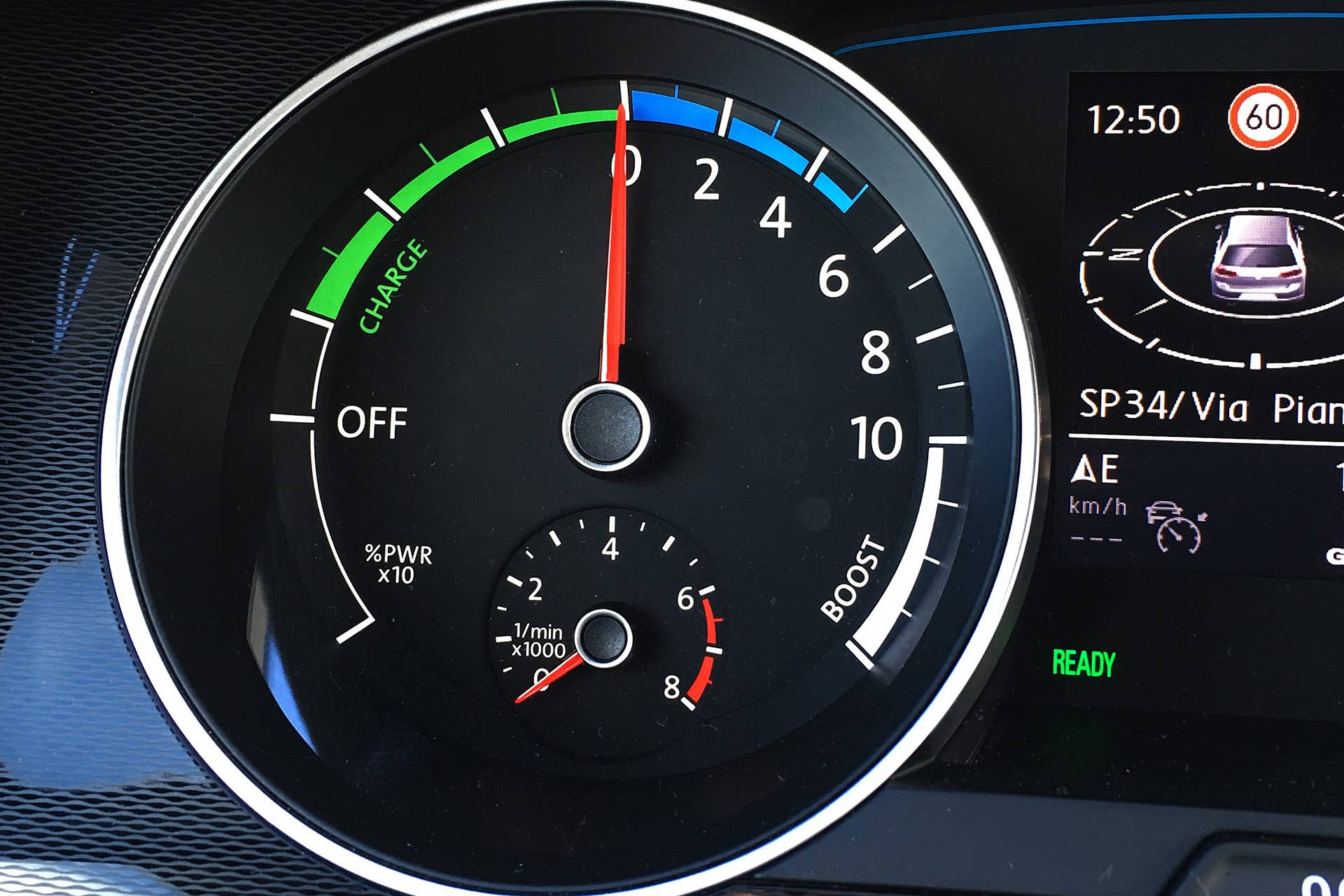 2016 Volkswagen Golf GTE charge gauge