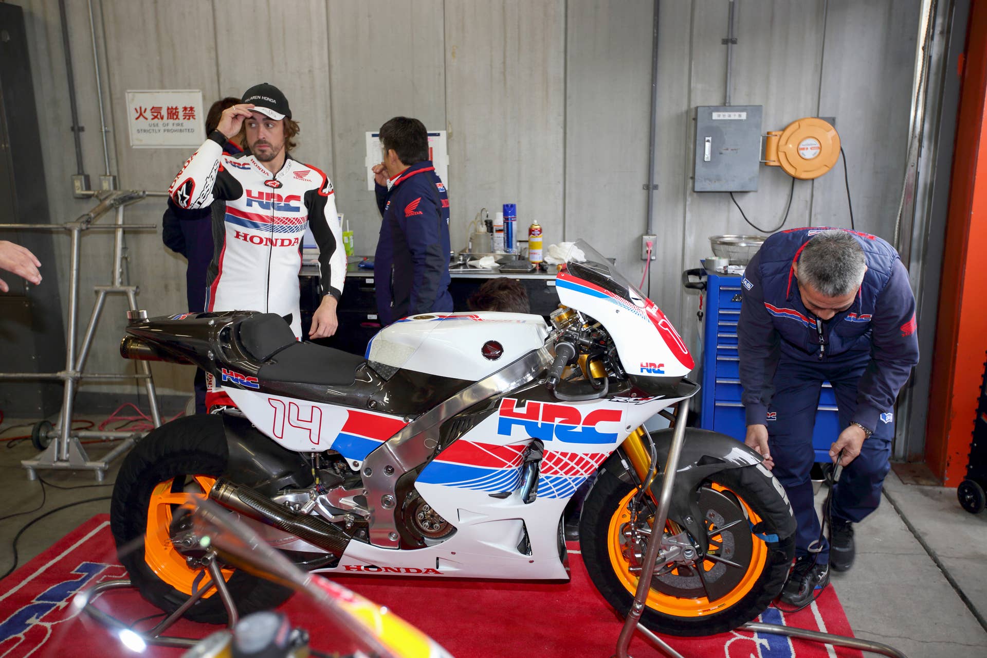 Fernando Alonso MotoGP Motegi