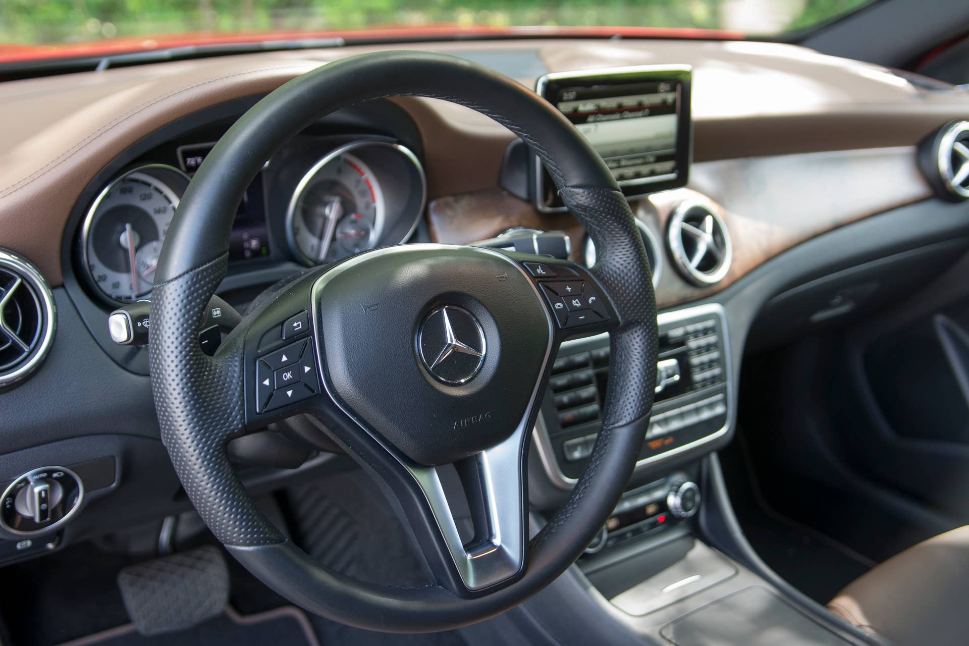 mercedes wood leather interior steering wheel gla