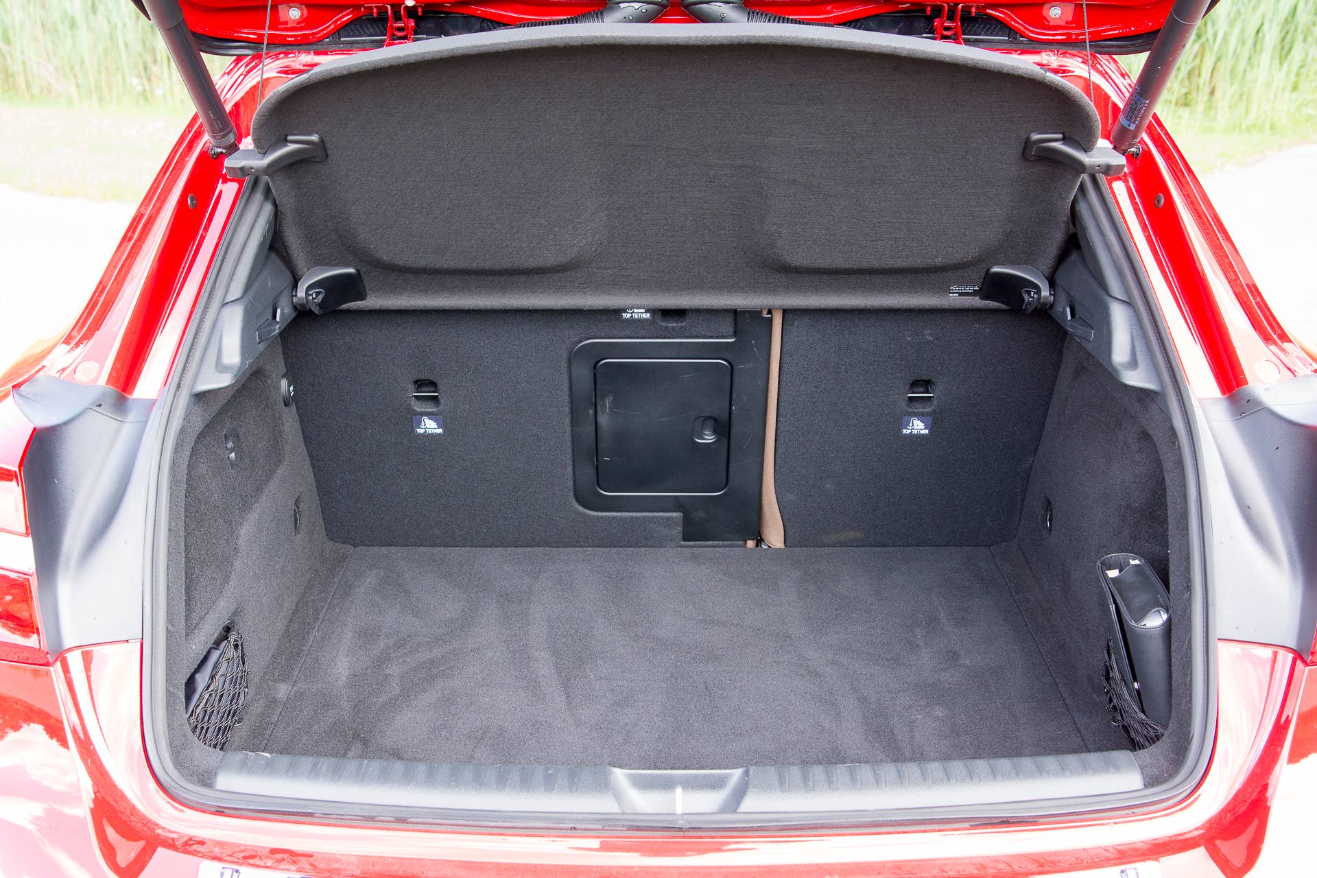 trunk mercedes gla250 cargo