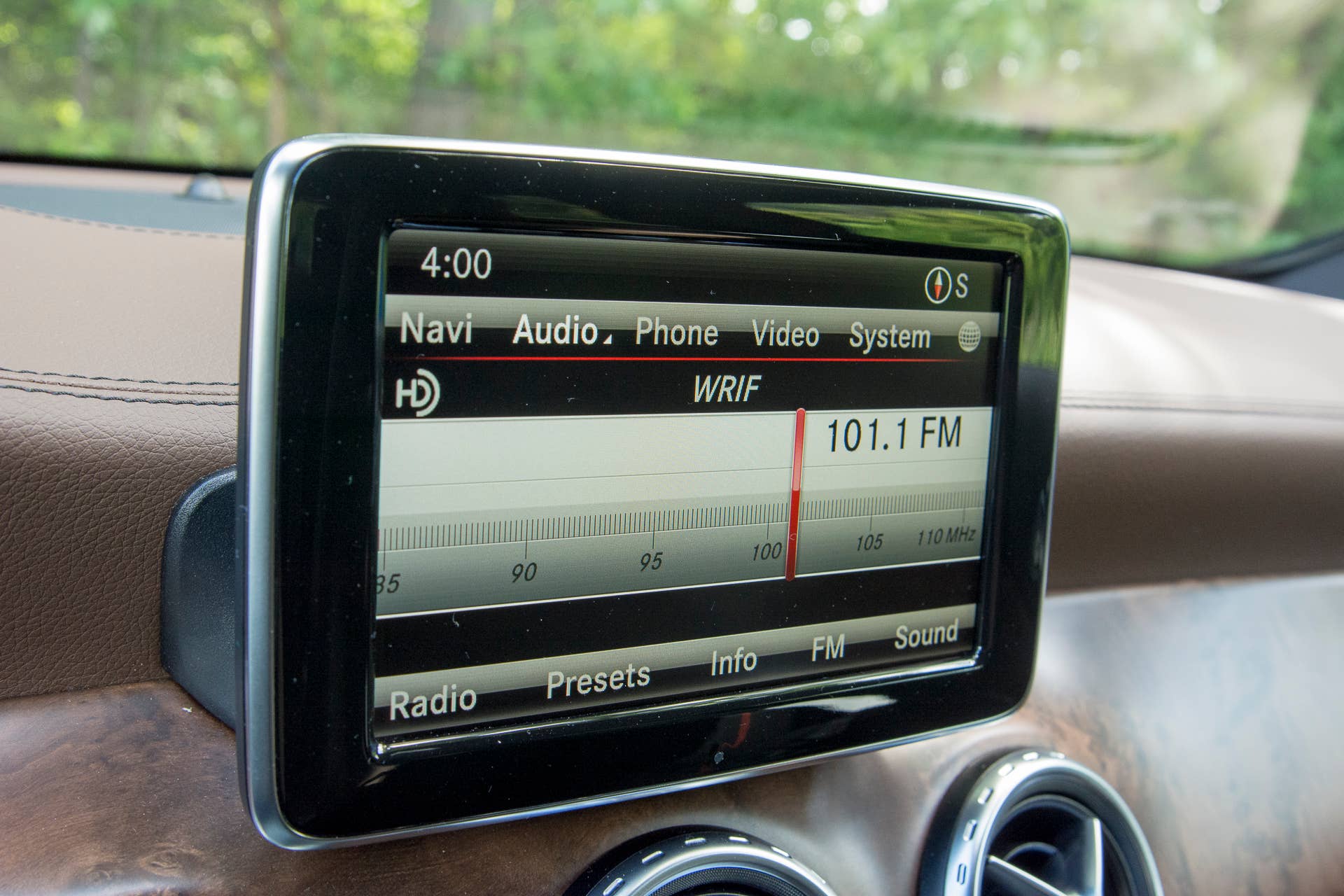 display tablet radio mercedes comand
