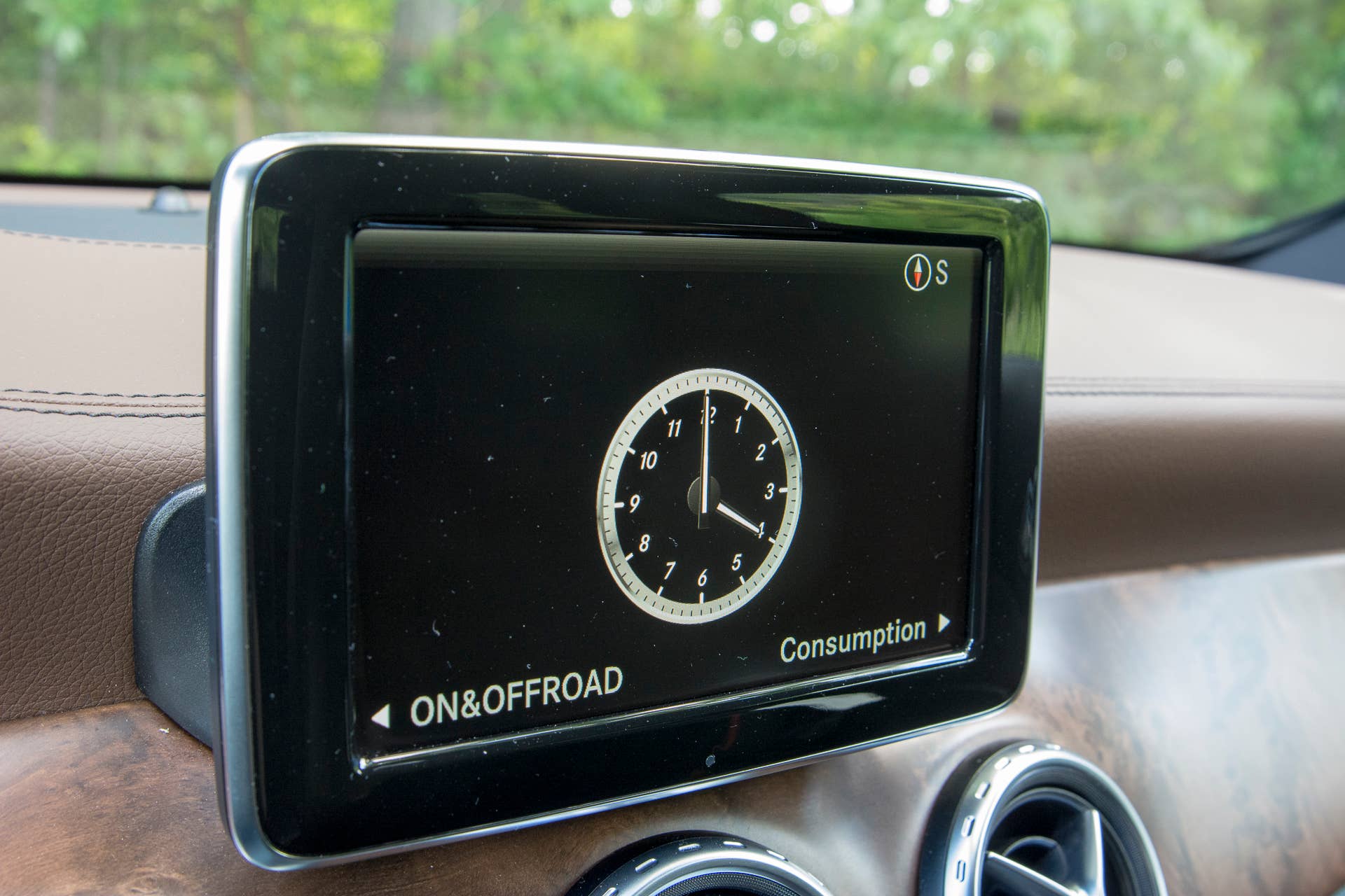 mercedes clock display comand gla250