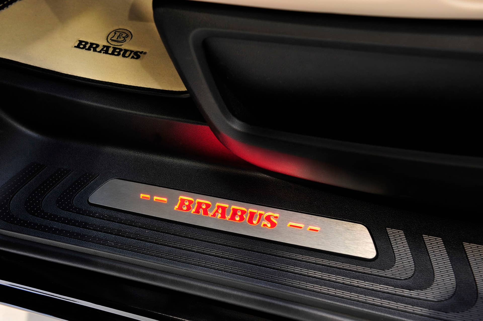 Brabus V-Class sill plate illuminated