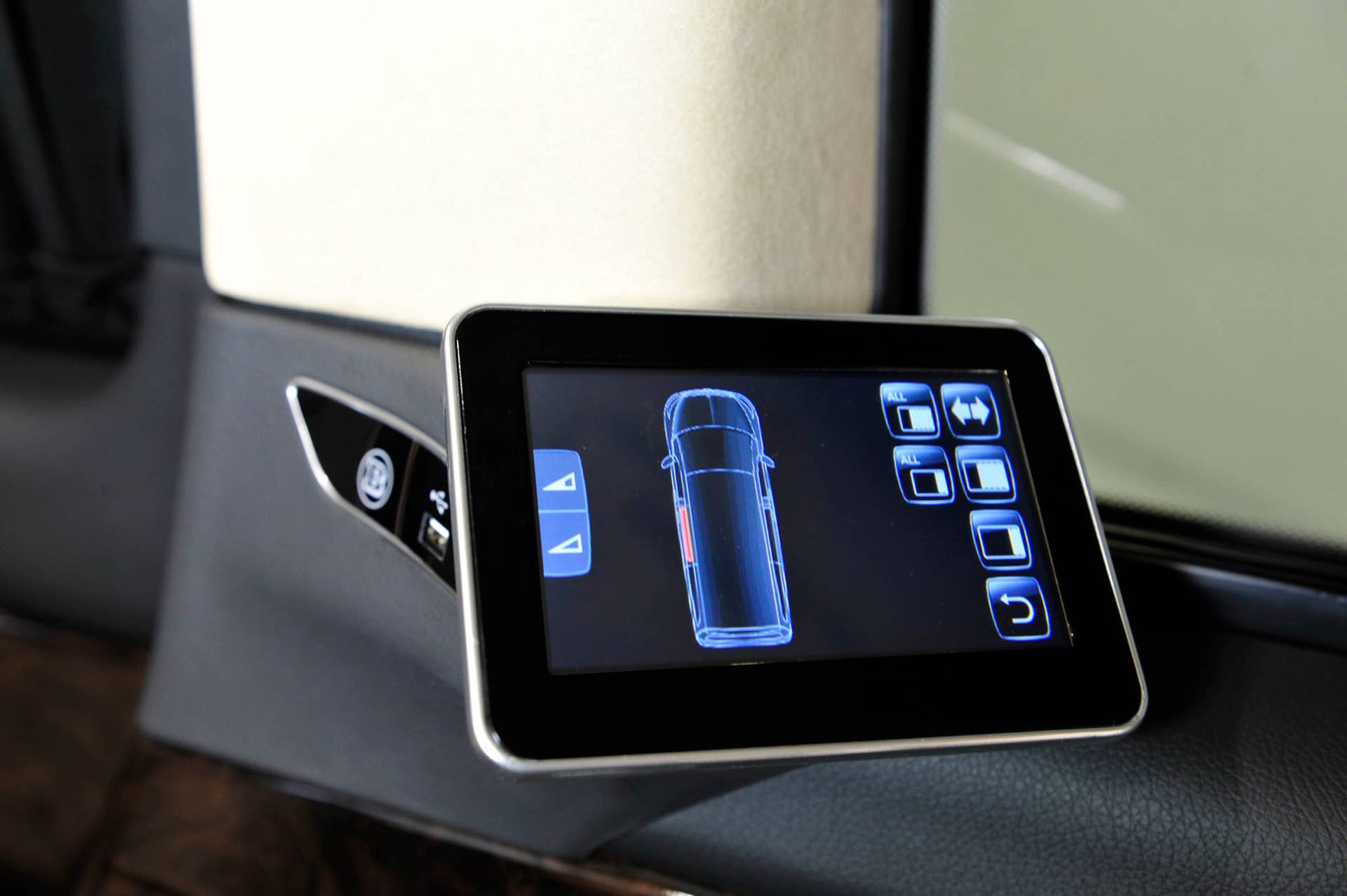 Brabus Mercedes V-Class media controller