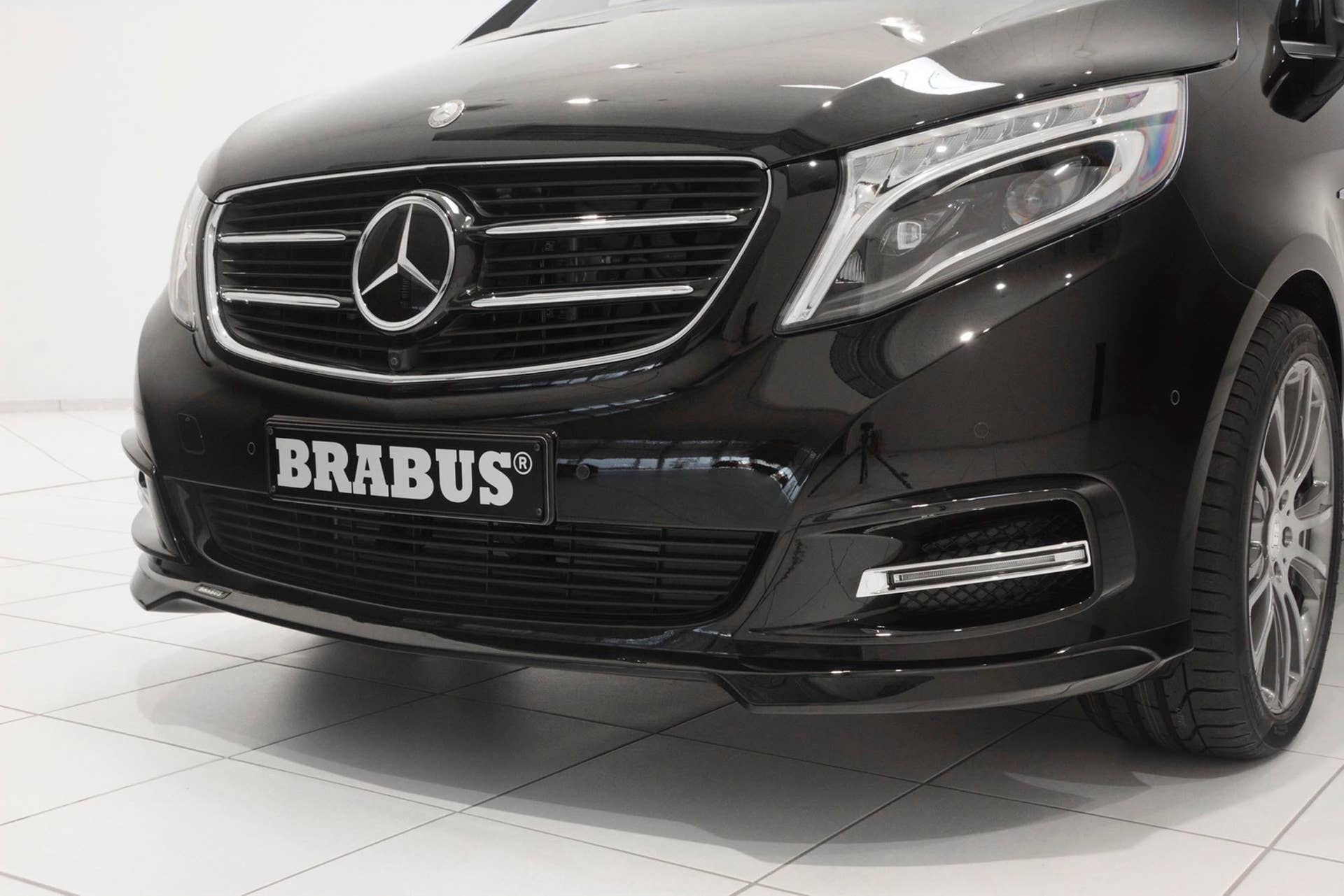 Mercedes-Benz V-Class by Brabus front detail