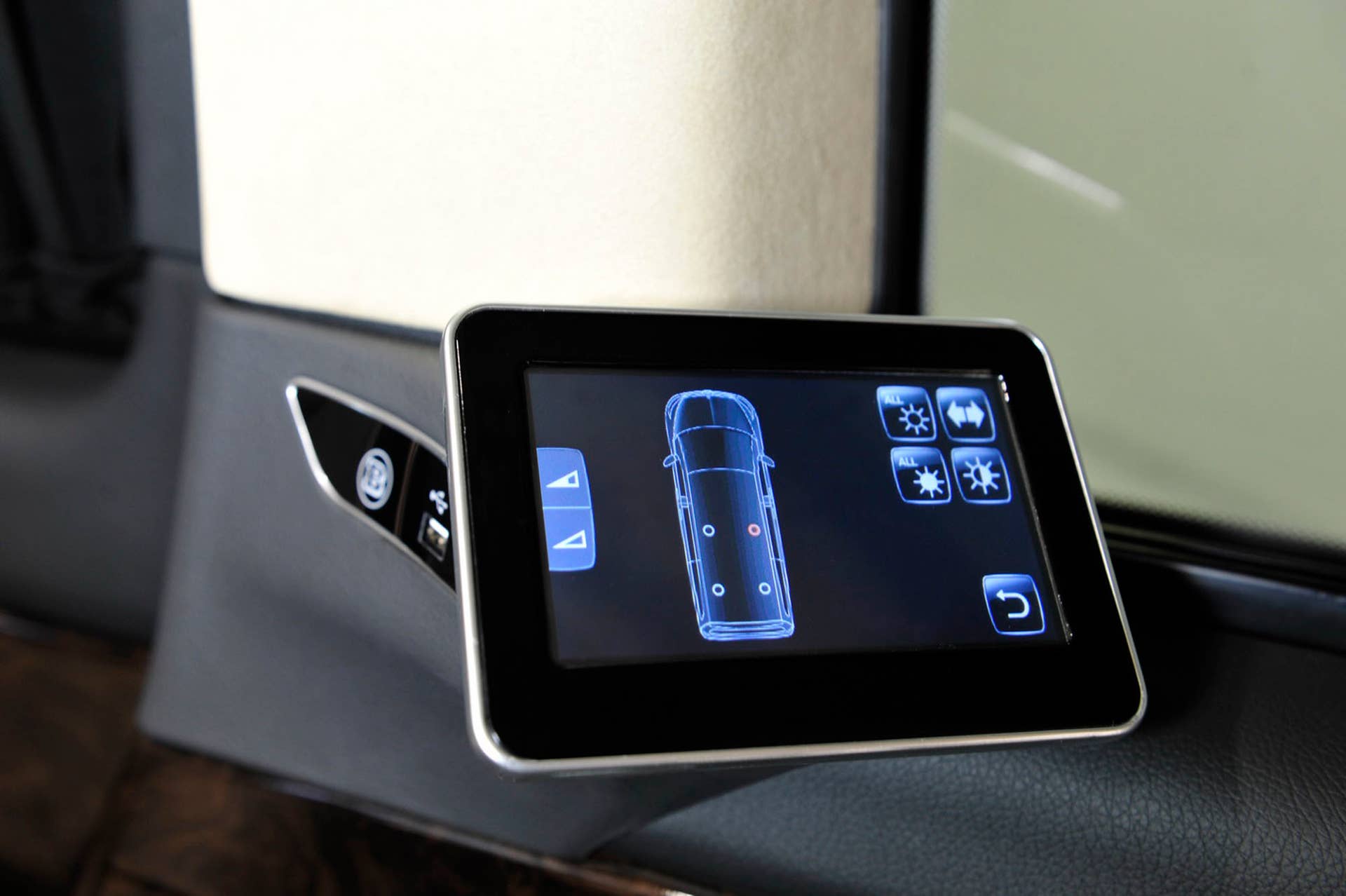Brabus V-Class media controller