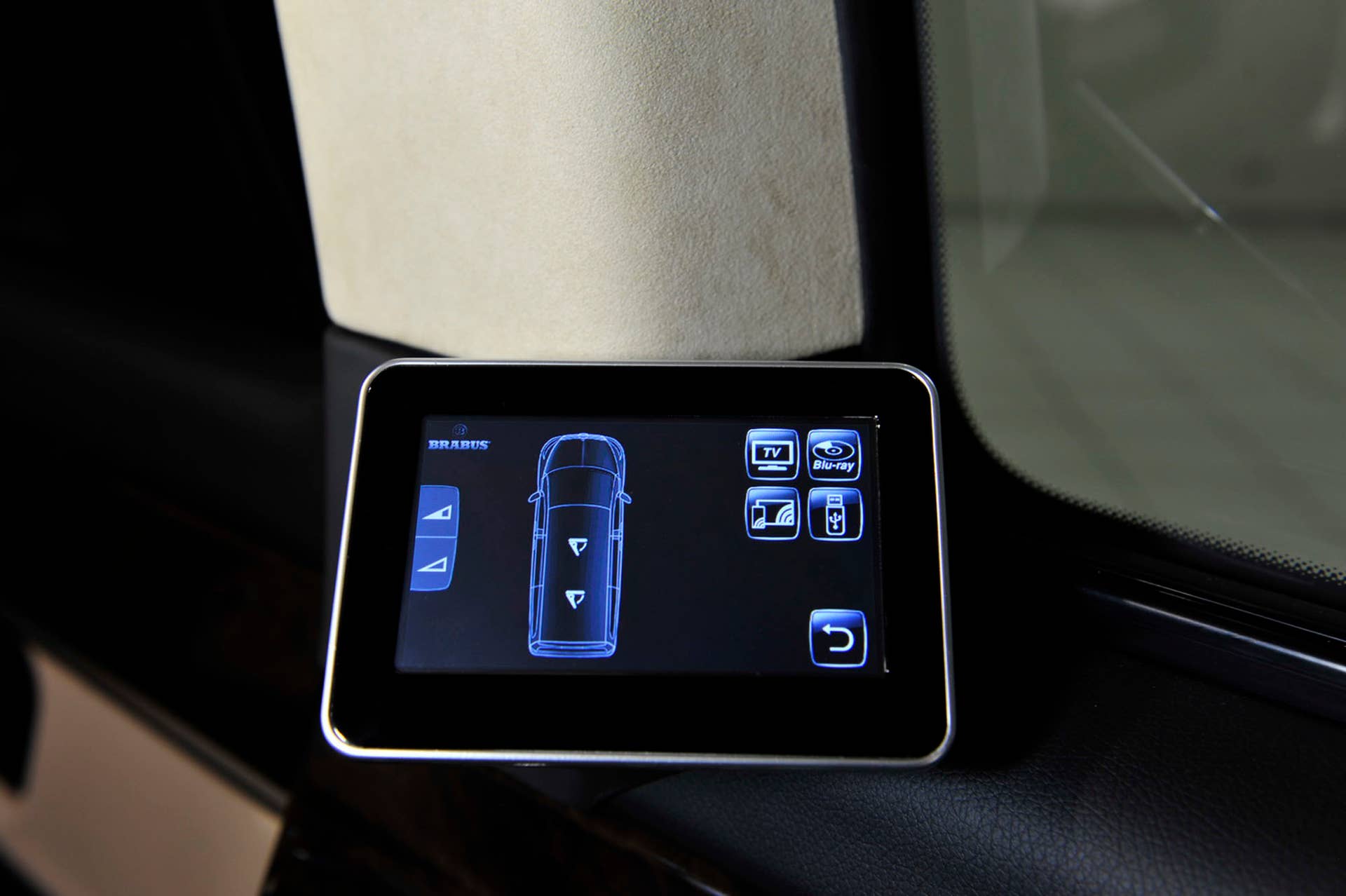 Brabus Mercedes-Benz V-Class media controller