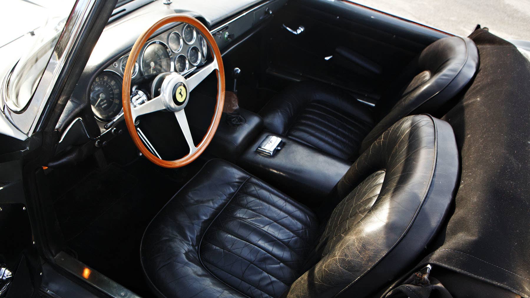 1960 ferrari 250 gt interior