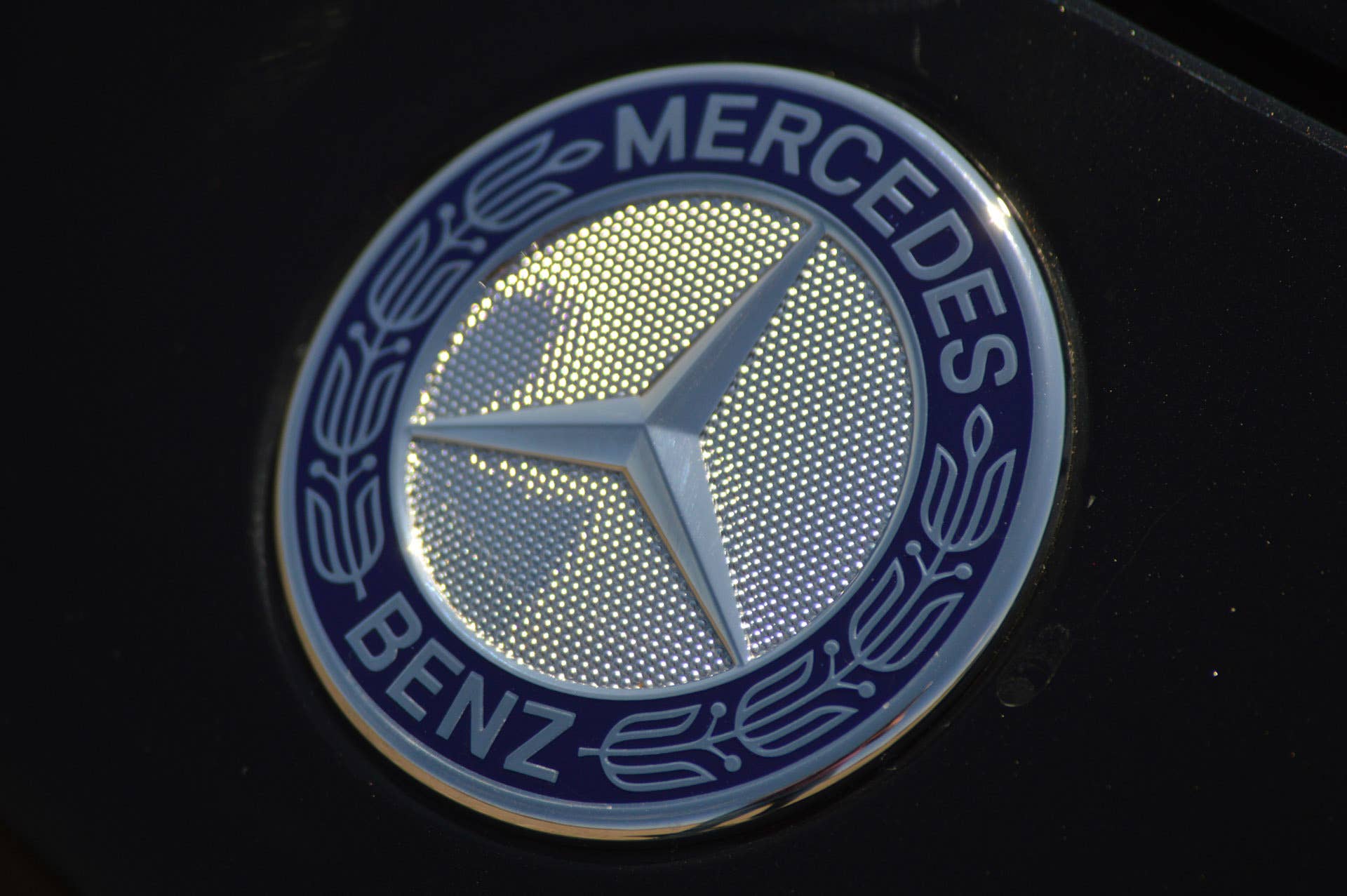 2015 mercedes-benz cls400 mercedes star badge