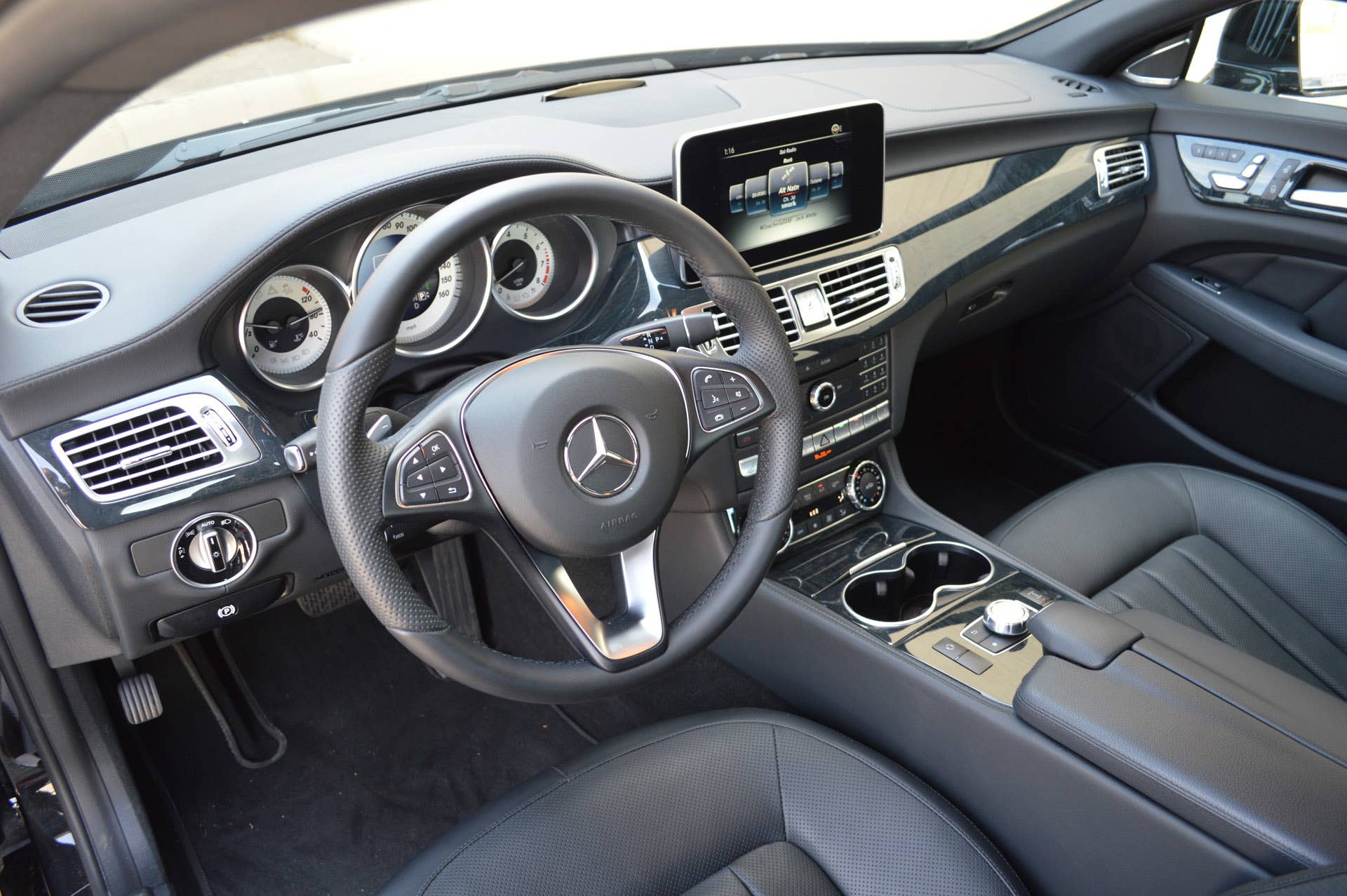 2015 mercedes-benz cls400 interior driver's side