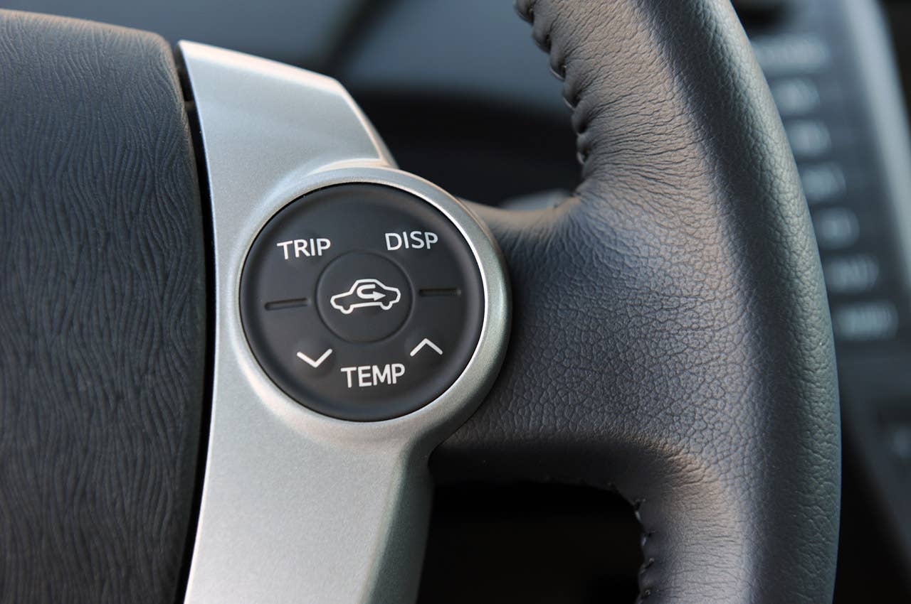 2011 Toyota Prius steering wheel controls
