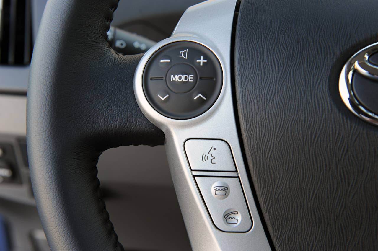 2011 Toyota Prius steering wheel controls