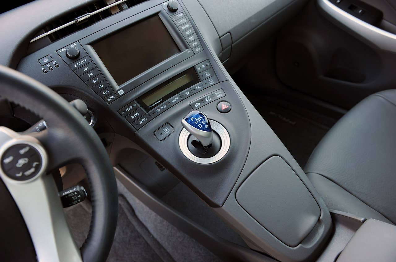 2011 Toyota Prius center console