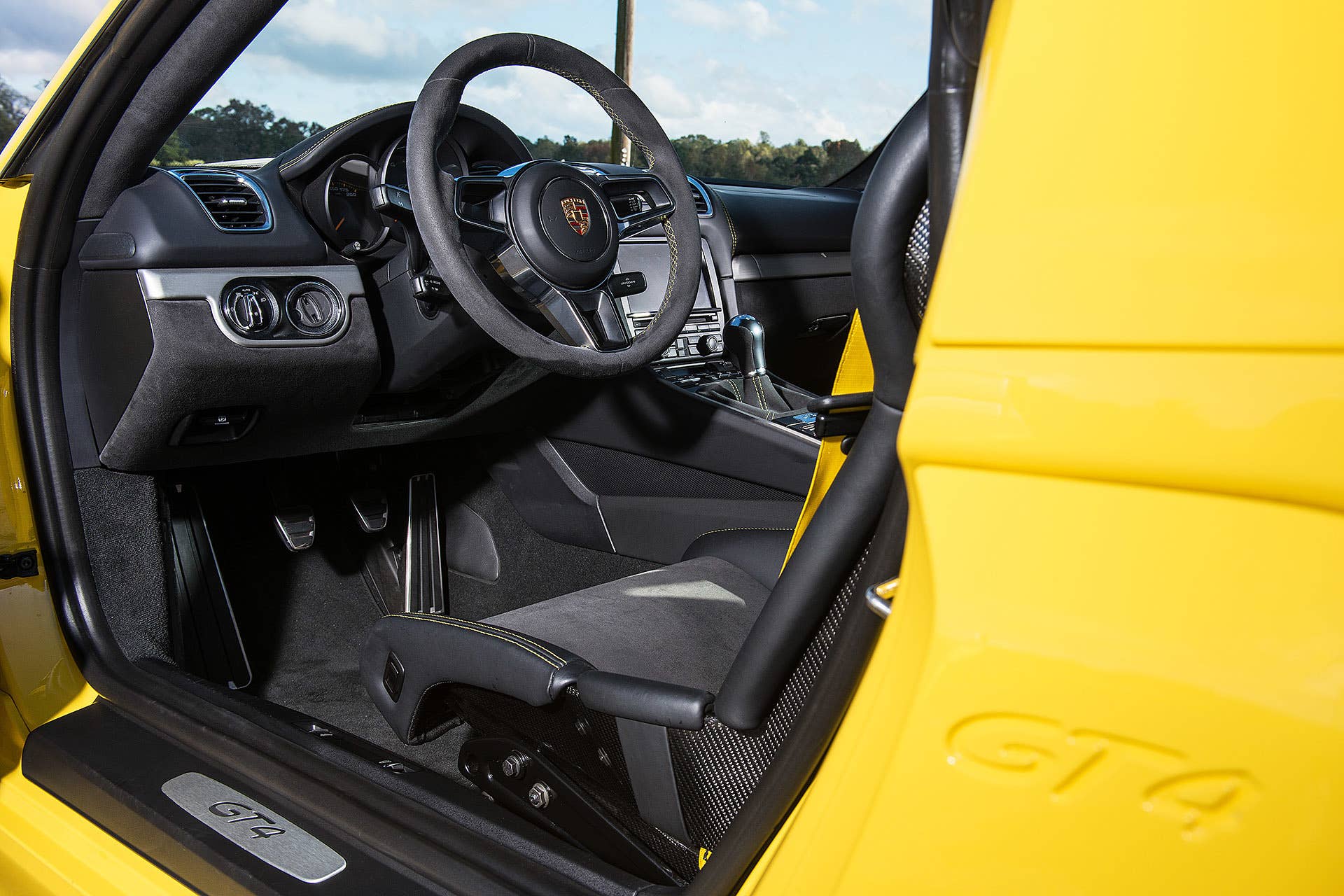 2016 Porsche Cayman GT4 interior