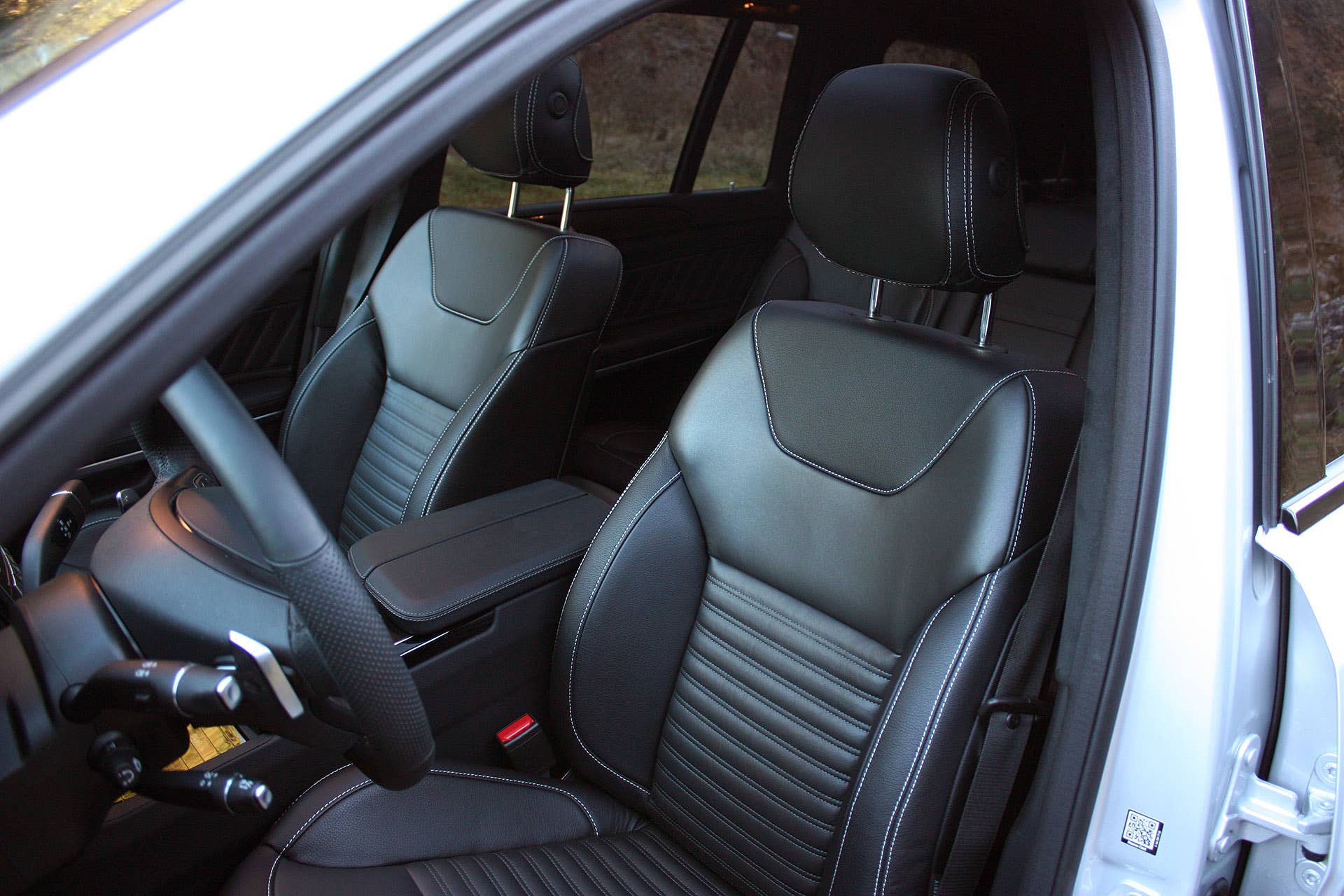 2017 Mercedes-Benz GLS-Class front seats