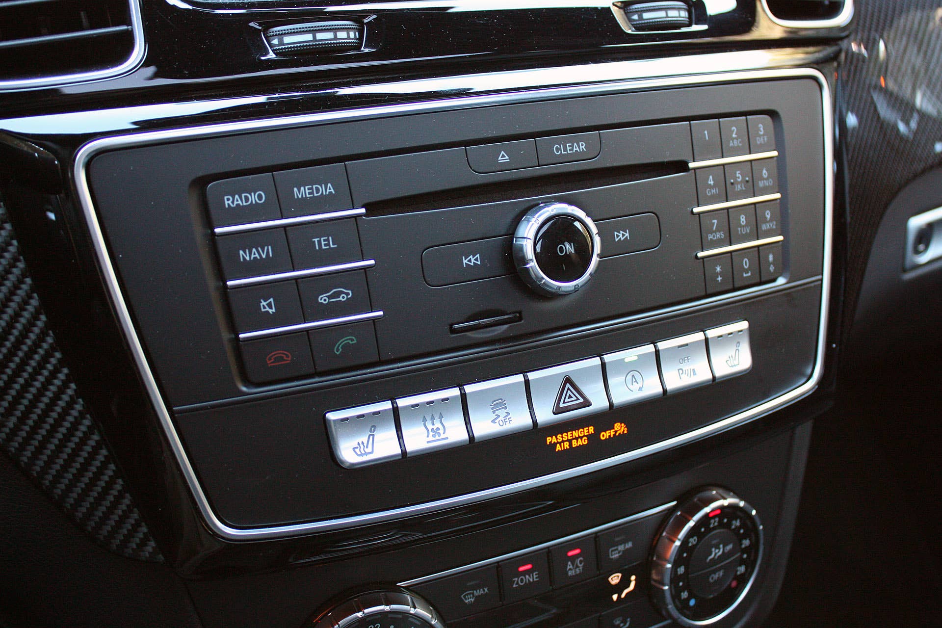 2017 Mercedes-Benz GLS-Class instrument panel