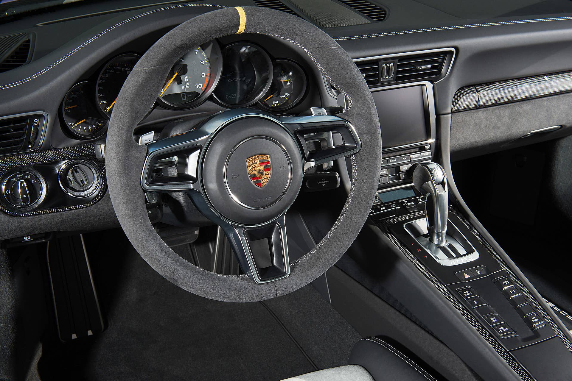 2016 Porsche Cayman GT4 interior