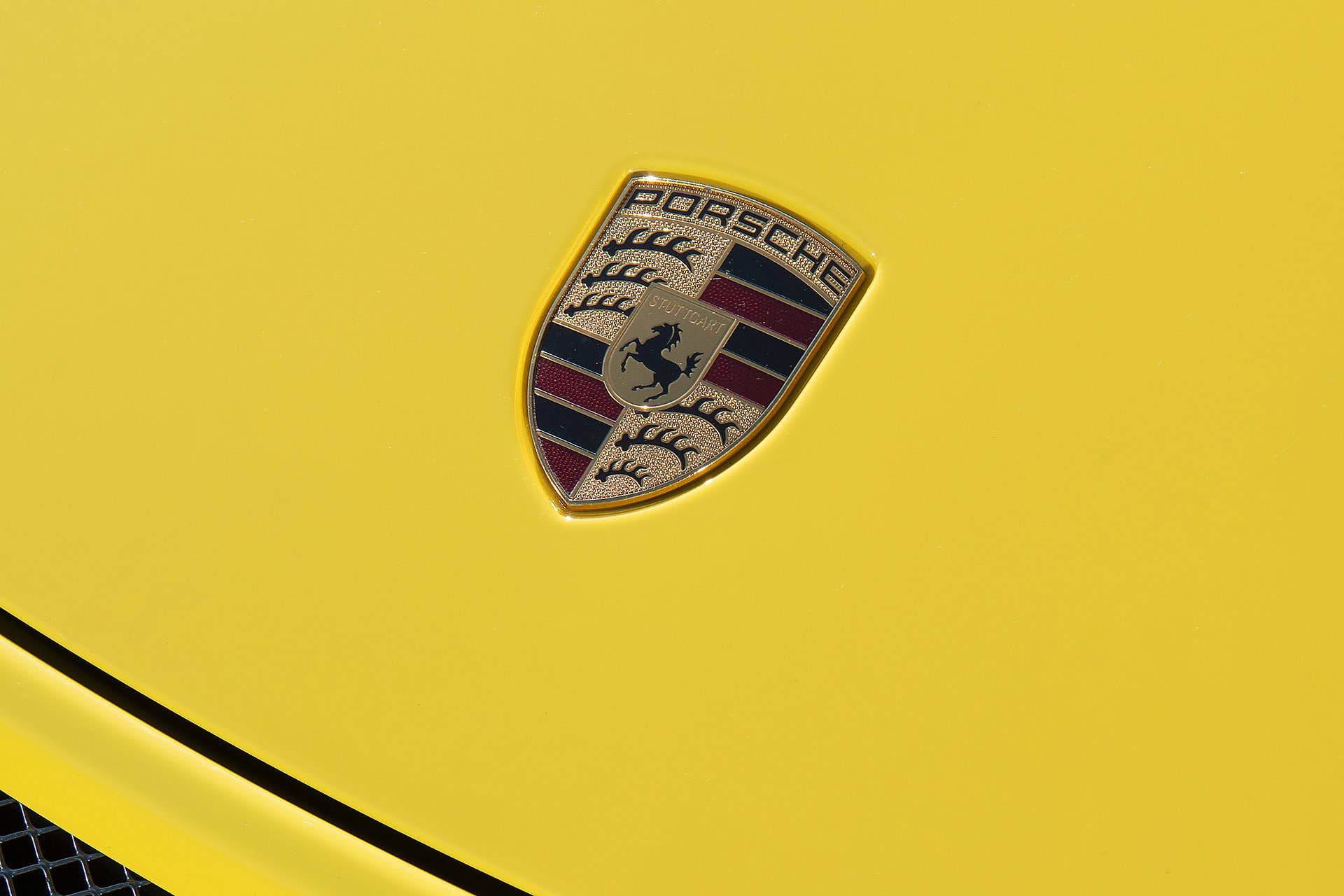 2016 Porsche Cayman GT4 badge
