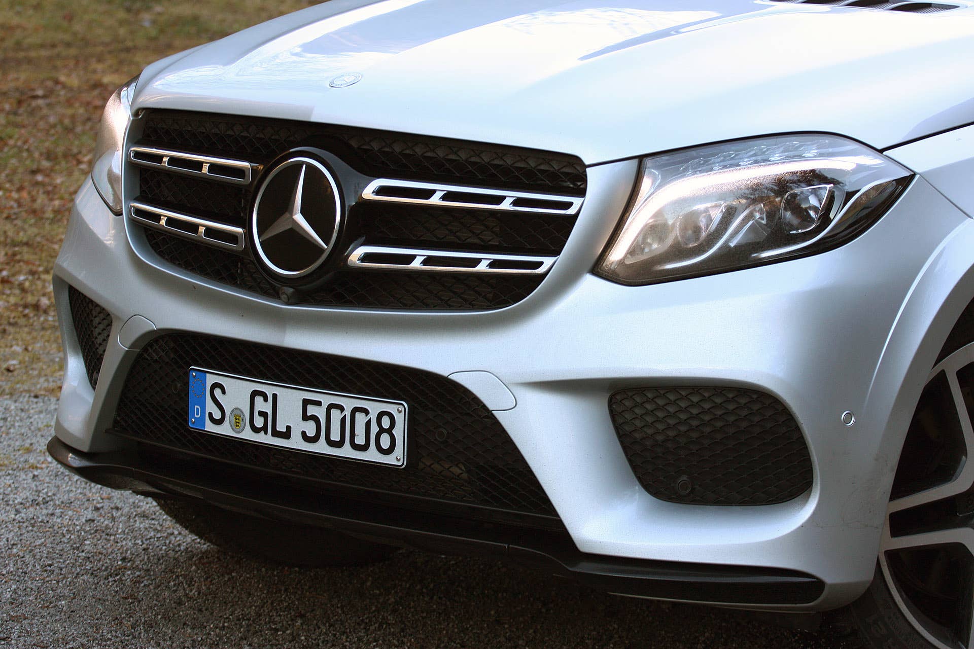 2017 Mercedes-Benz GLS-Class front details