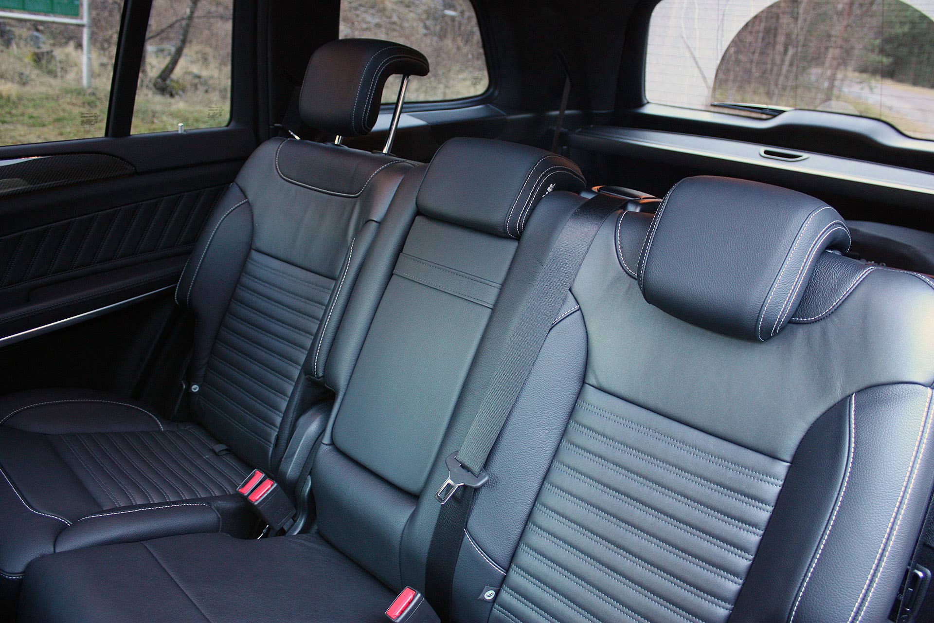 2017 Mercedes-Benz GLS-Class rear seats