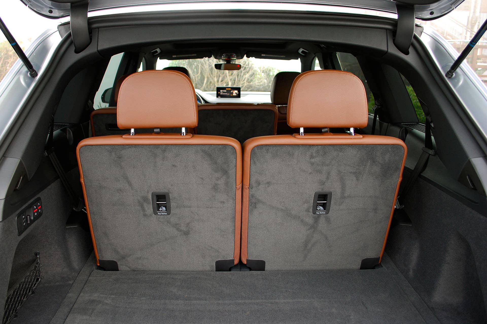 2017 Audi Q7 rear cargo area