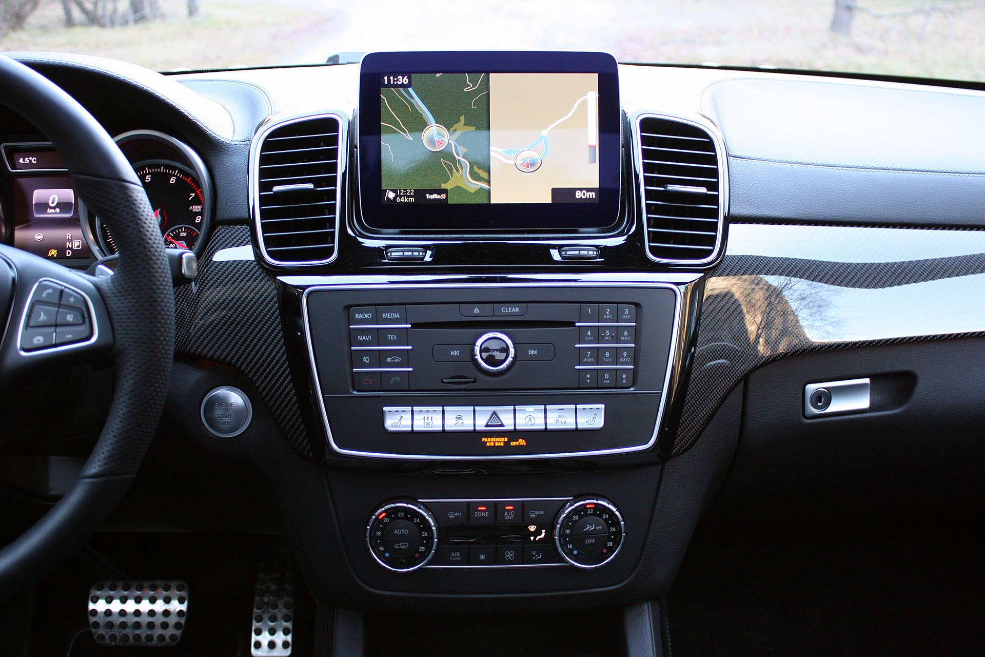 2017 Mercedes-Benz GLS-Class instrument panel