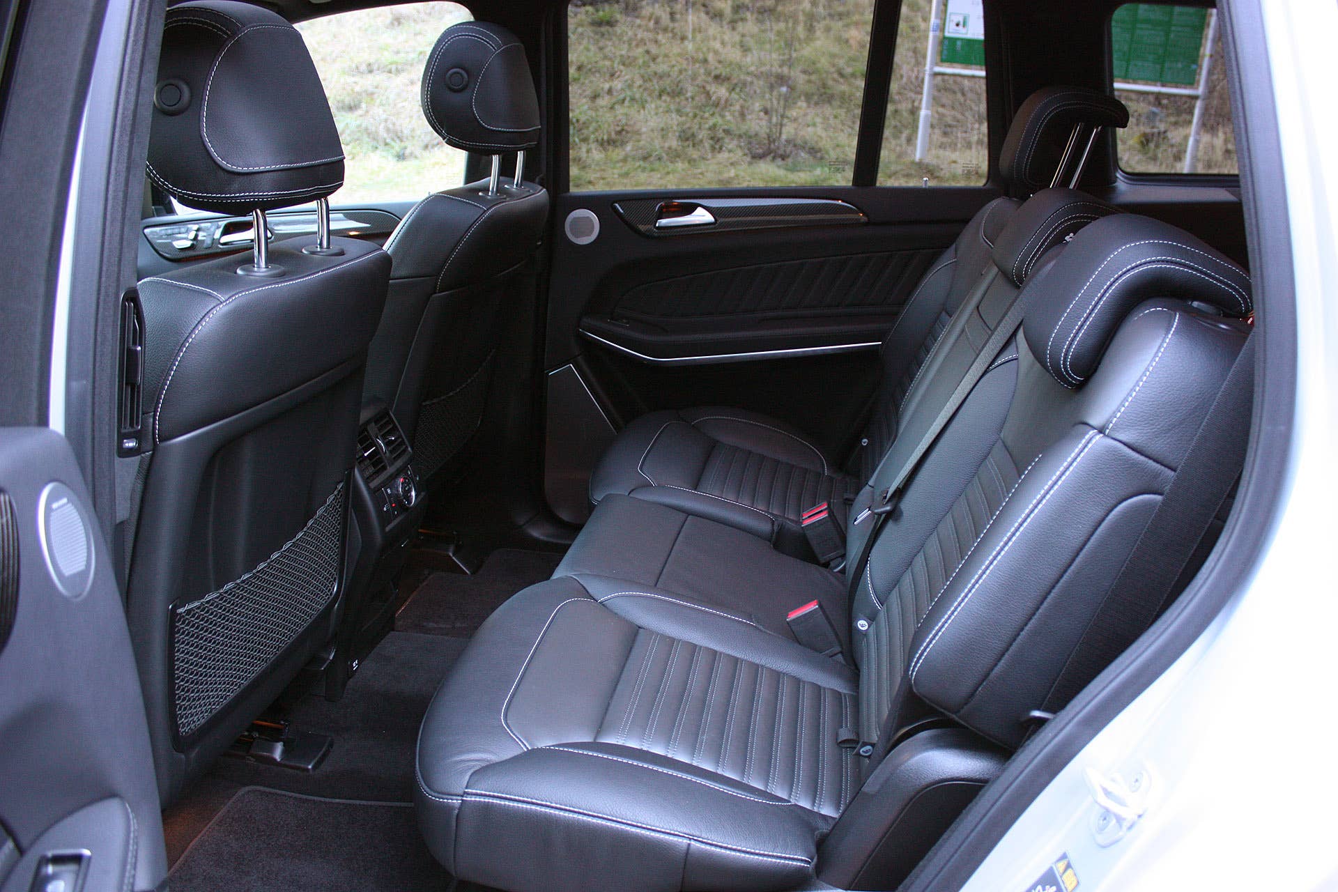 2017 Mercedes-Benz GLS-Class rear seats