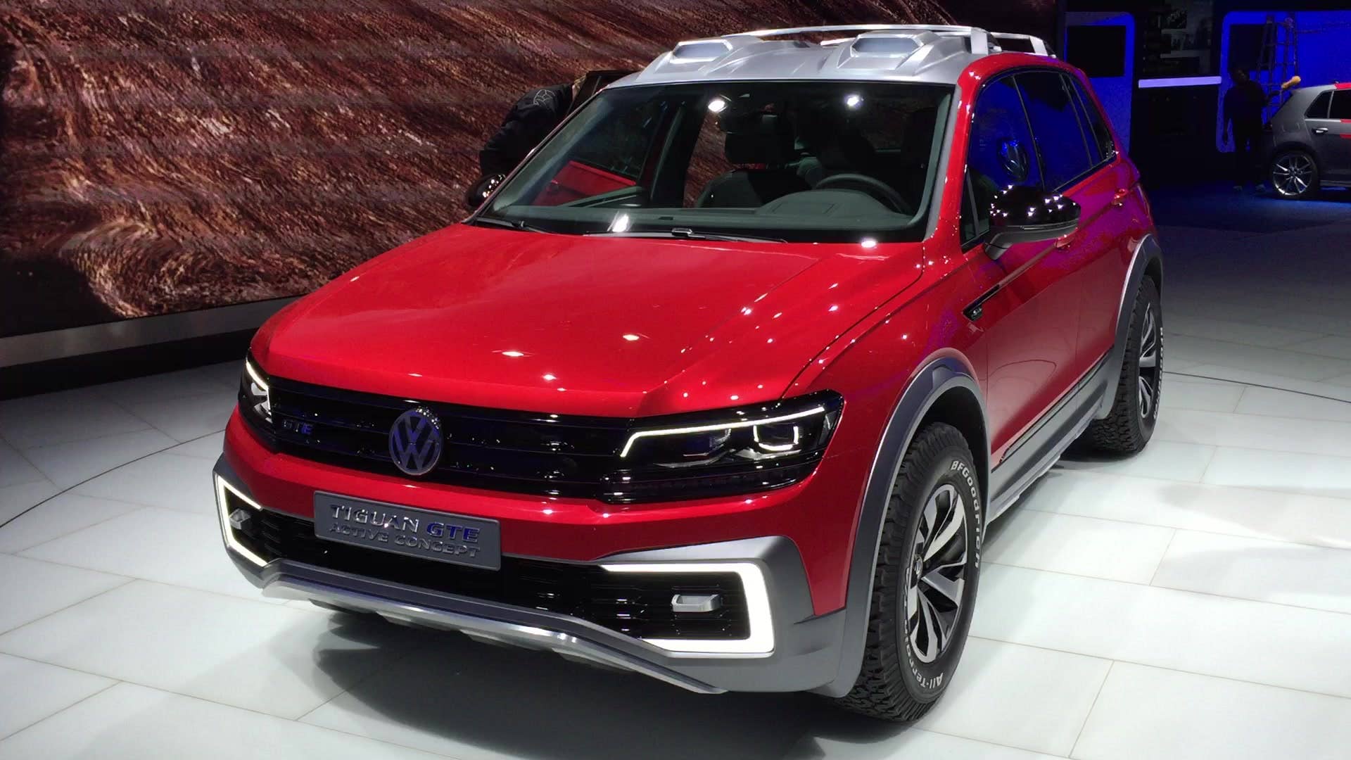 Volkswagen Tiguan GTE Active Concept Walkaround | Autoblog Short Cuts