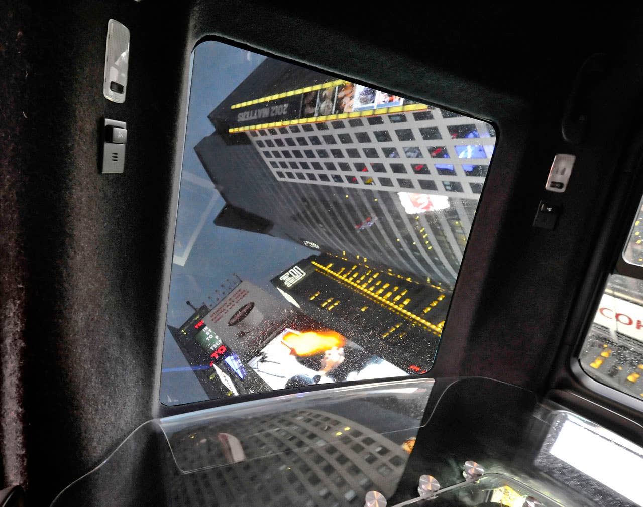 2014 Nissan NV200 Taxi  - Transparent Roof Panel