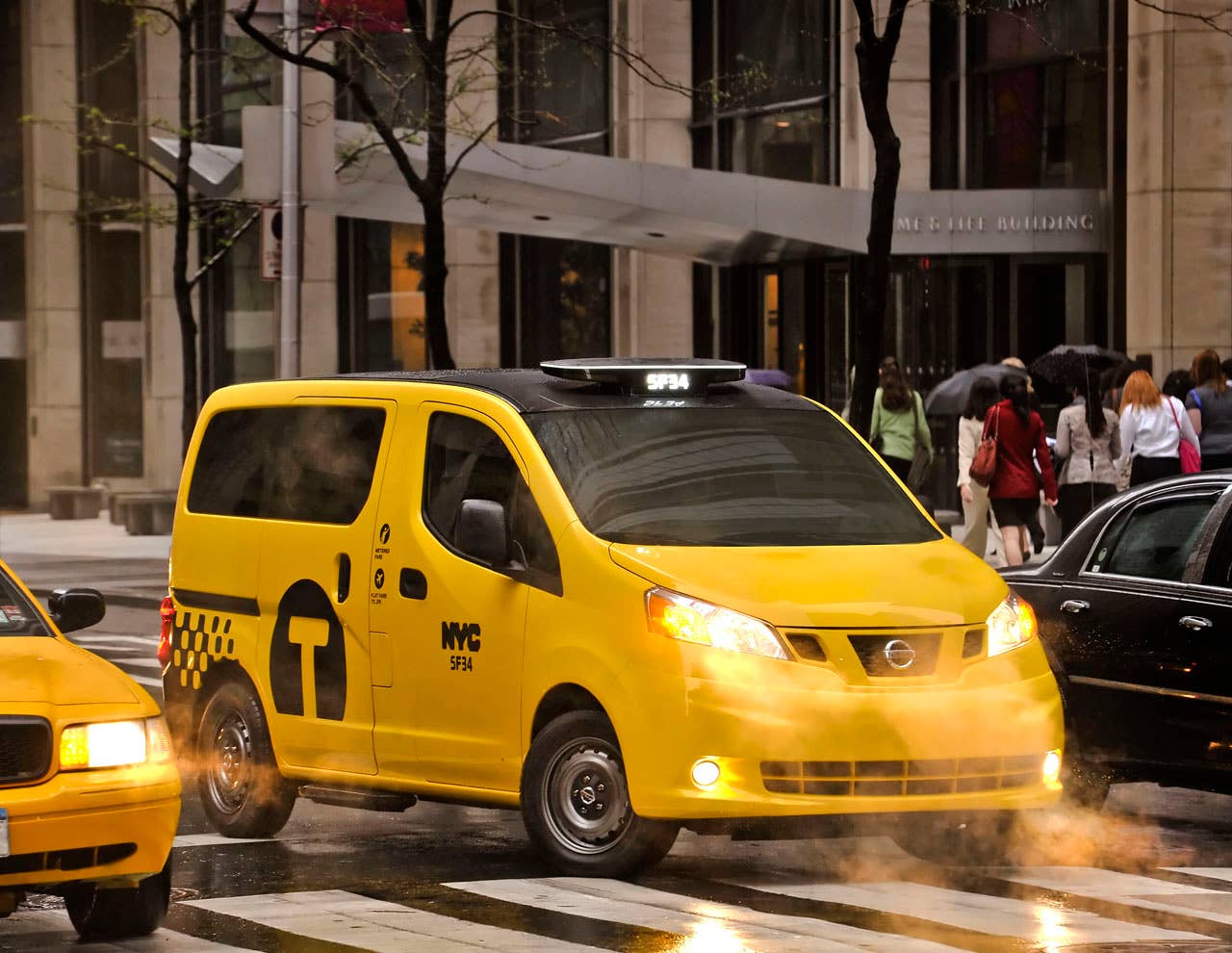 2014 Nissan NV200 Taxi - Street